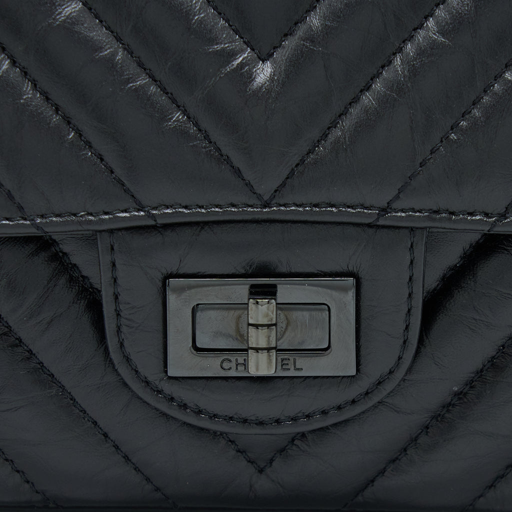 chanel-mini-reissue-2-55-flap-bag-chevron-aged-calfskin-so-black