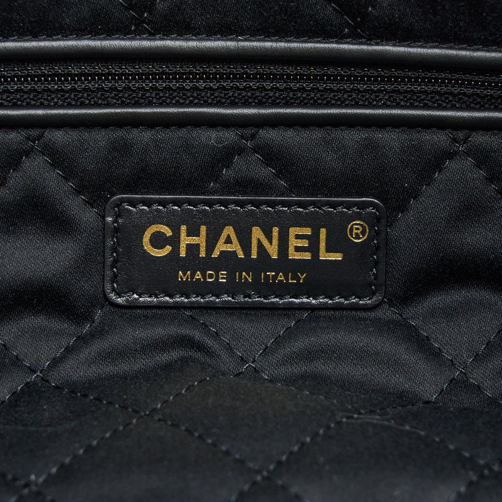 chanel-medium-22-bag-gold-letter-shiny-calfskin-black-brushed-ghwmicrochip
