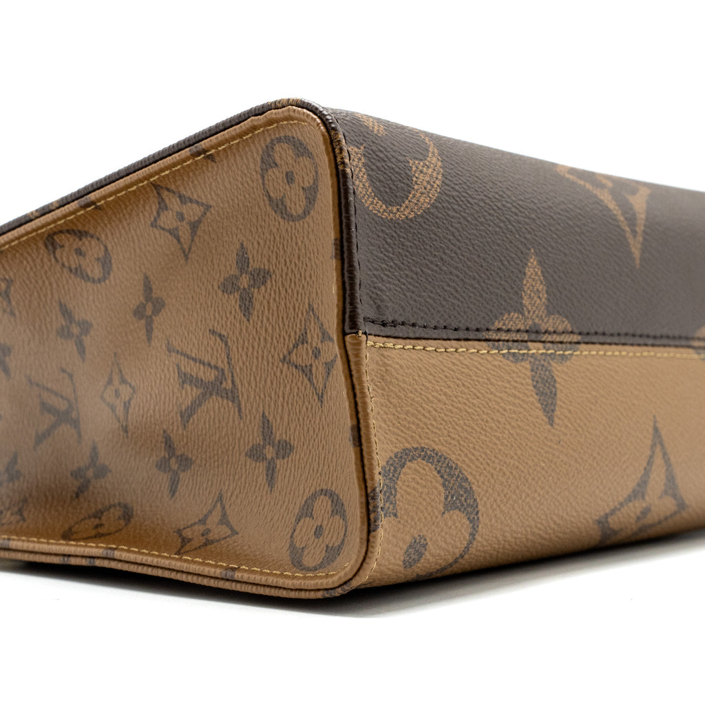 louis-vuitton-onthego-pm-monogram-canvas-ghw-new-version