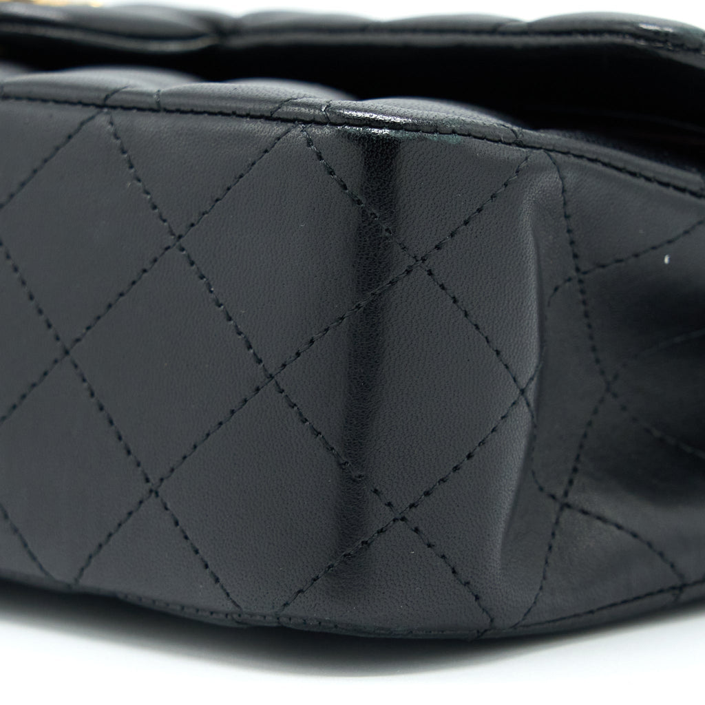 chanel-medium-classic-double-flap-bag-lambskin-black-ghw-2