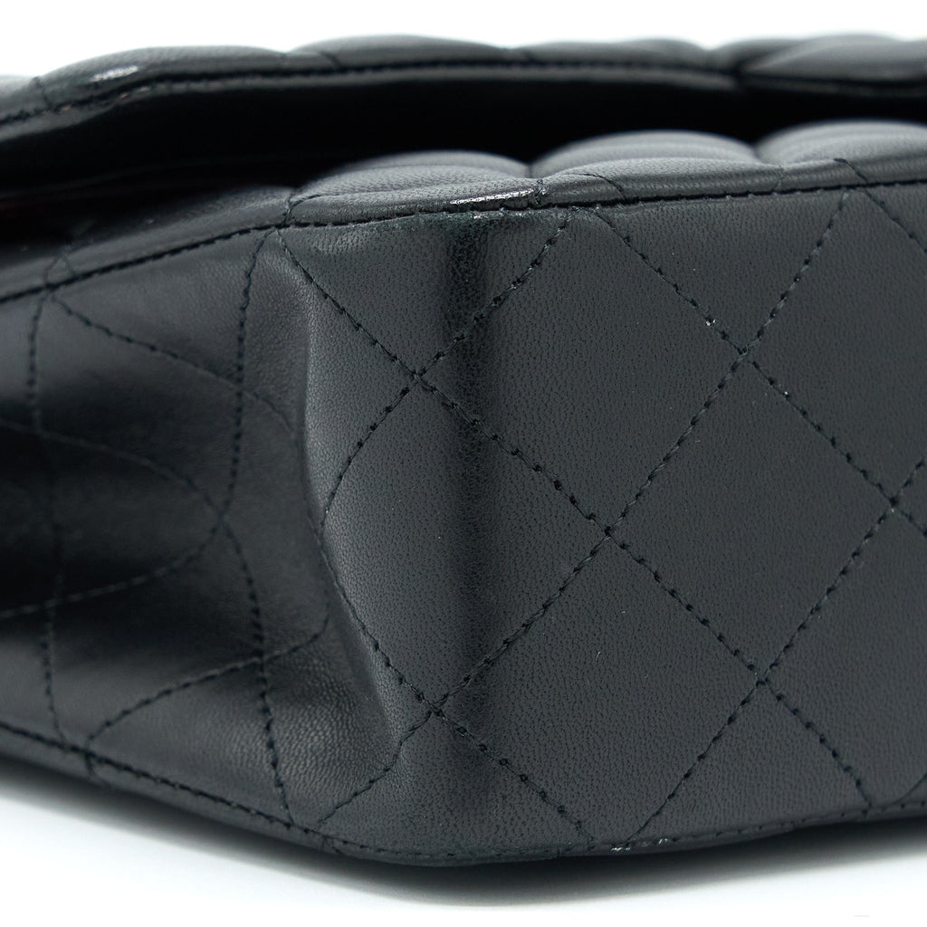 chanel-medium-classic-double-flap-bag-lambskin-black-ghw-2