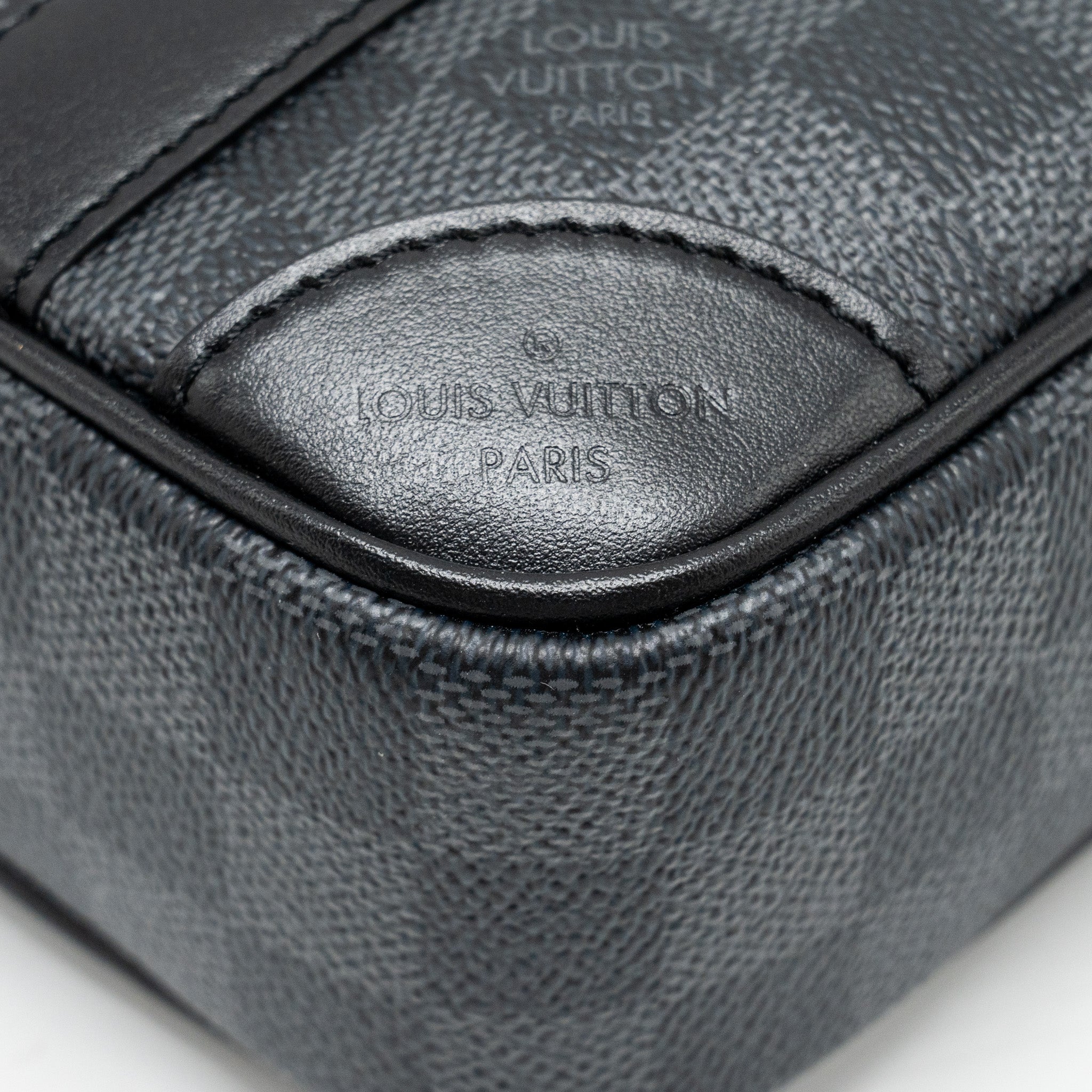 louis-vuitton-pochette-kasai-clutch-bag-damier-graphite-canvas-so-black-copy-1