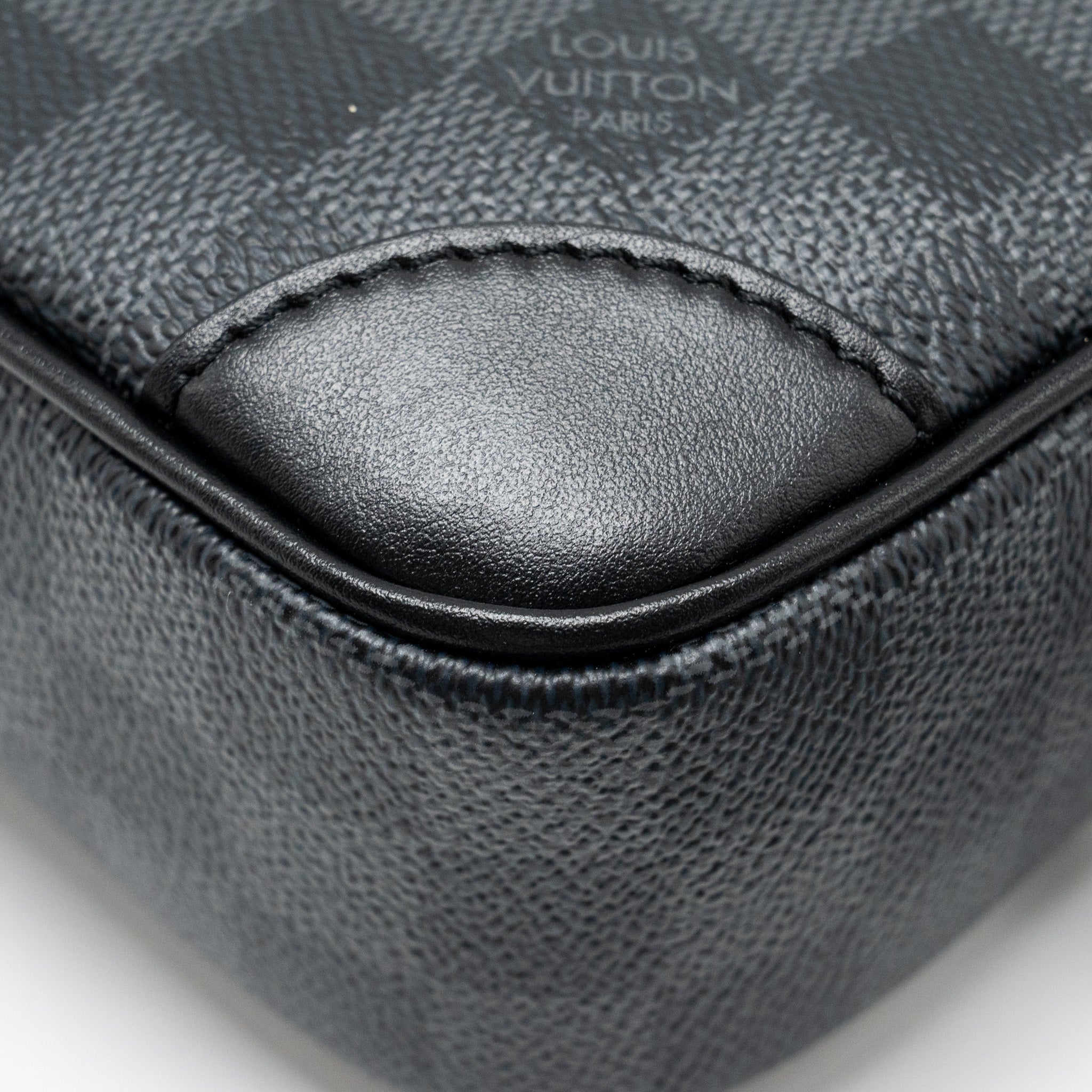 louis-vuitton-pochette-kasai-clutch-bag-damier-graphite-canvas-so-black-copy-1