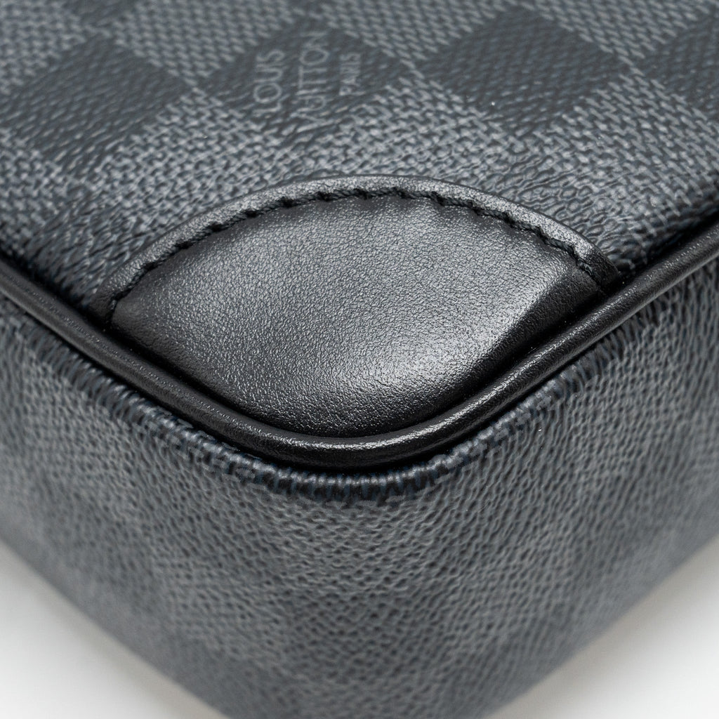 louis-vuitton-pochette-kasai-clutch-bag-damier-graphite-canvas-so-black-copy-1