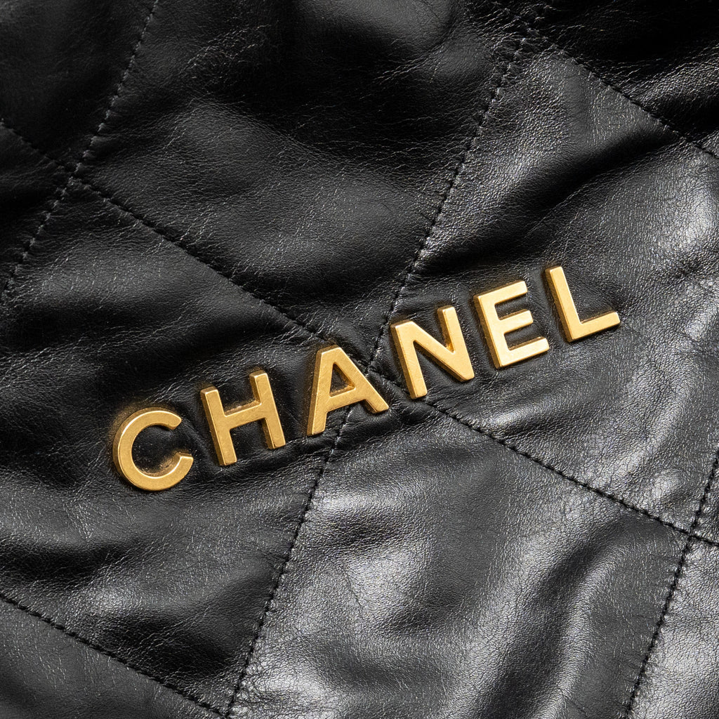 chanel-22-black-2