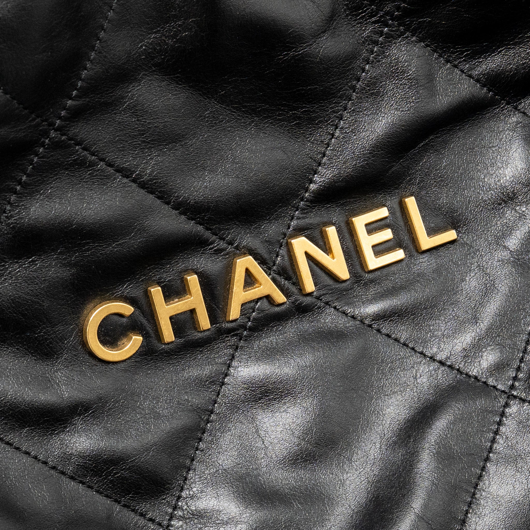 chanel-22-black-2