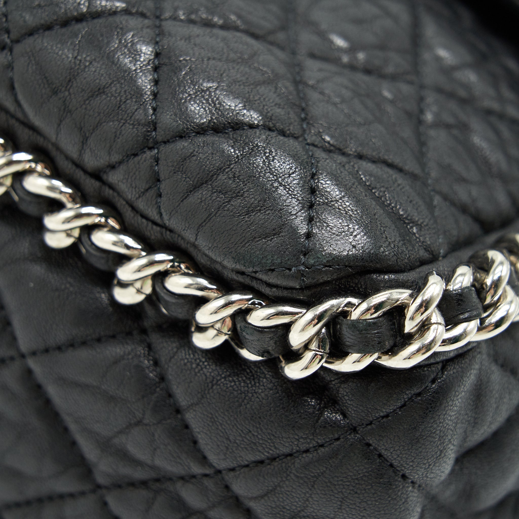 chanel-quilted-leather-with-chain-shoulder-bag-xl-black-shw