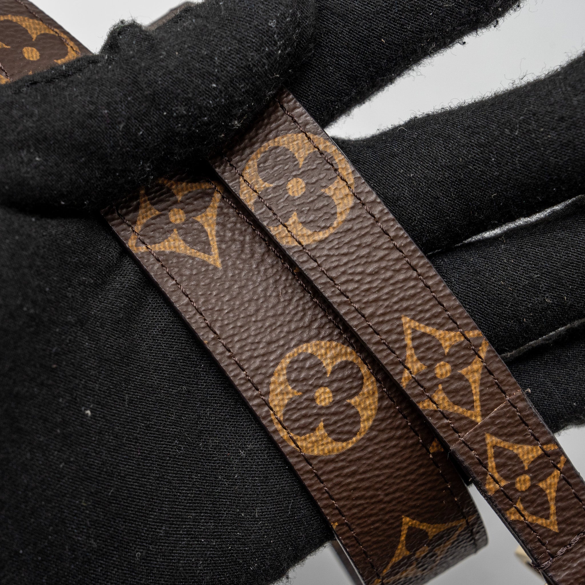 louis-vuitton-montaigne-mm-monogram-canvas-ghw-3