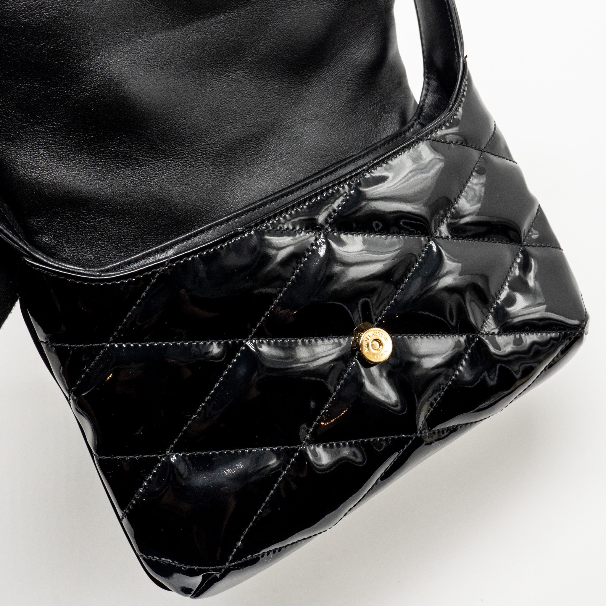 saint-laurent-ysl-le-5-a-7-quilted-shoulder-bag-patent-black-ghw
