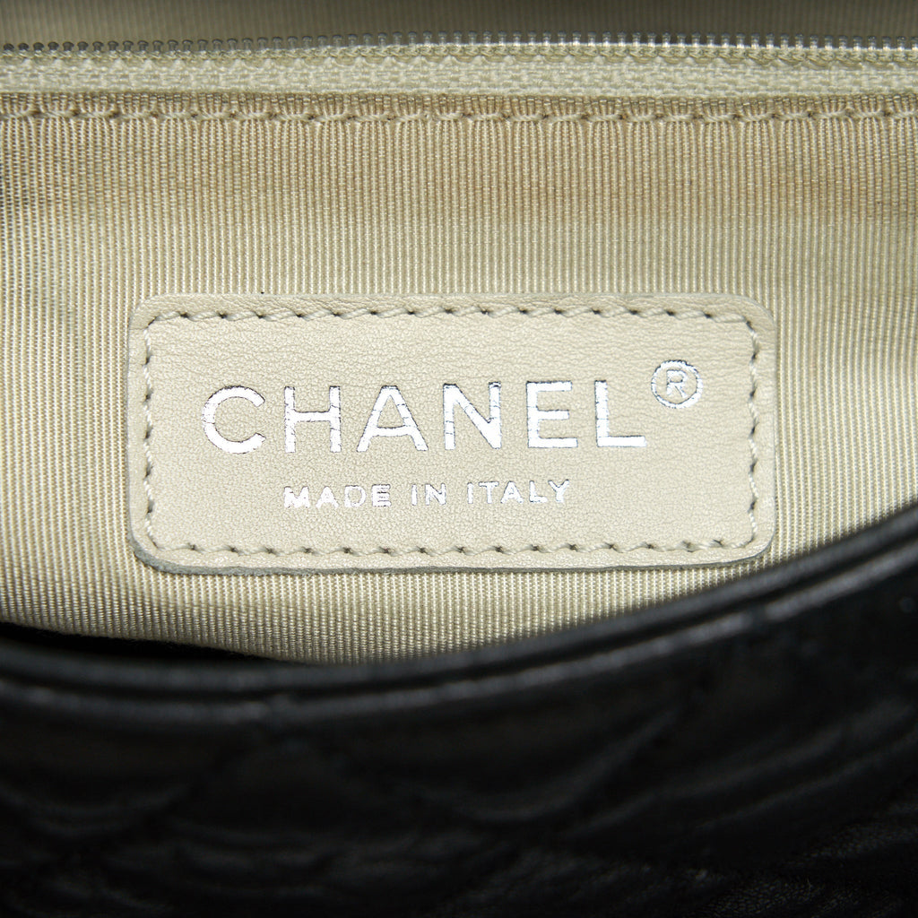 chanel-quilted-leather-with-chain-shoulder-bag-xl-black-shw