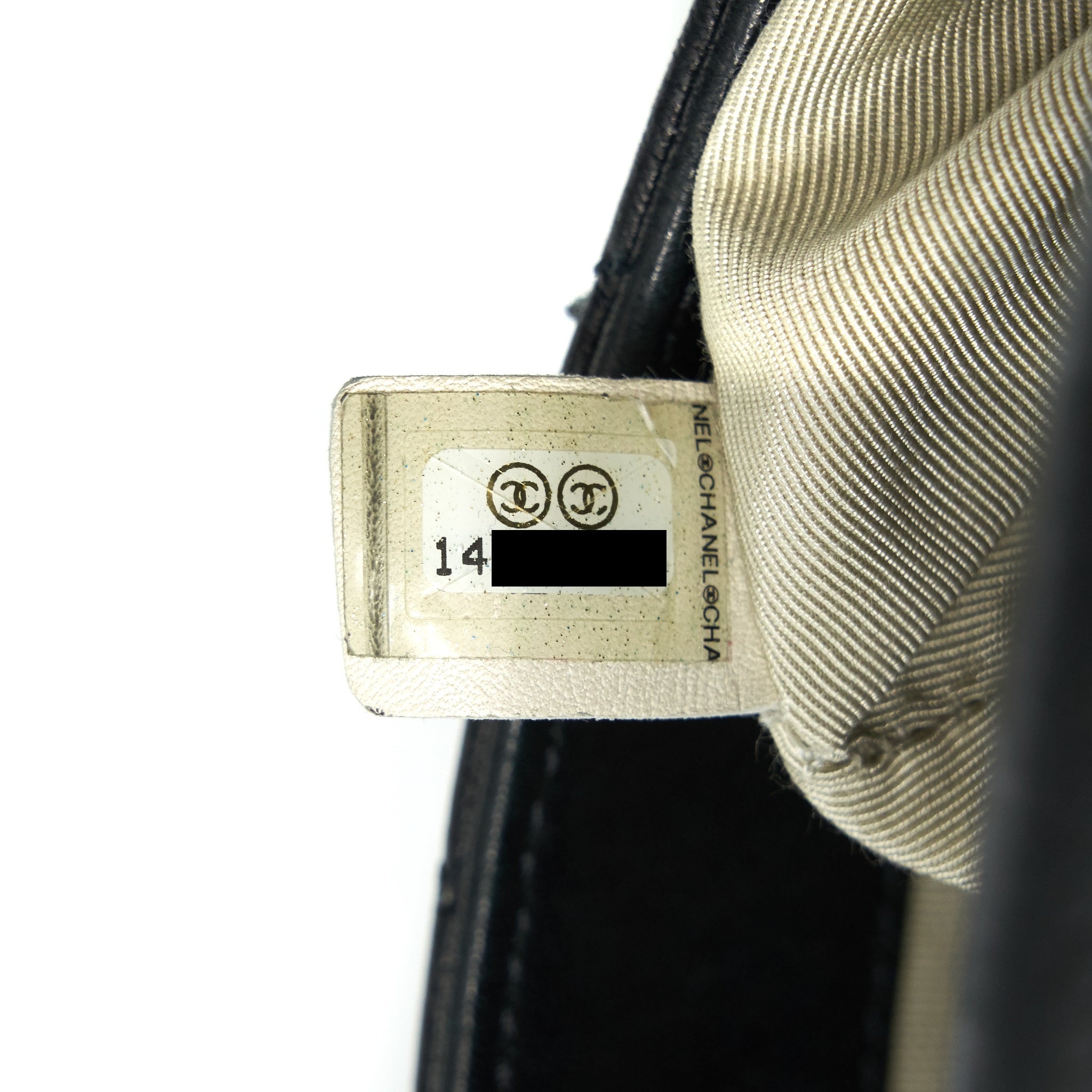 chanel-quilted-leather-with-chain-shoulder-bag-xl-black-shw