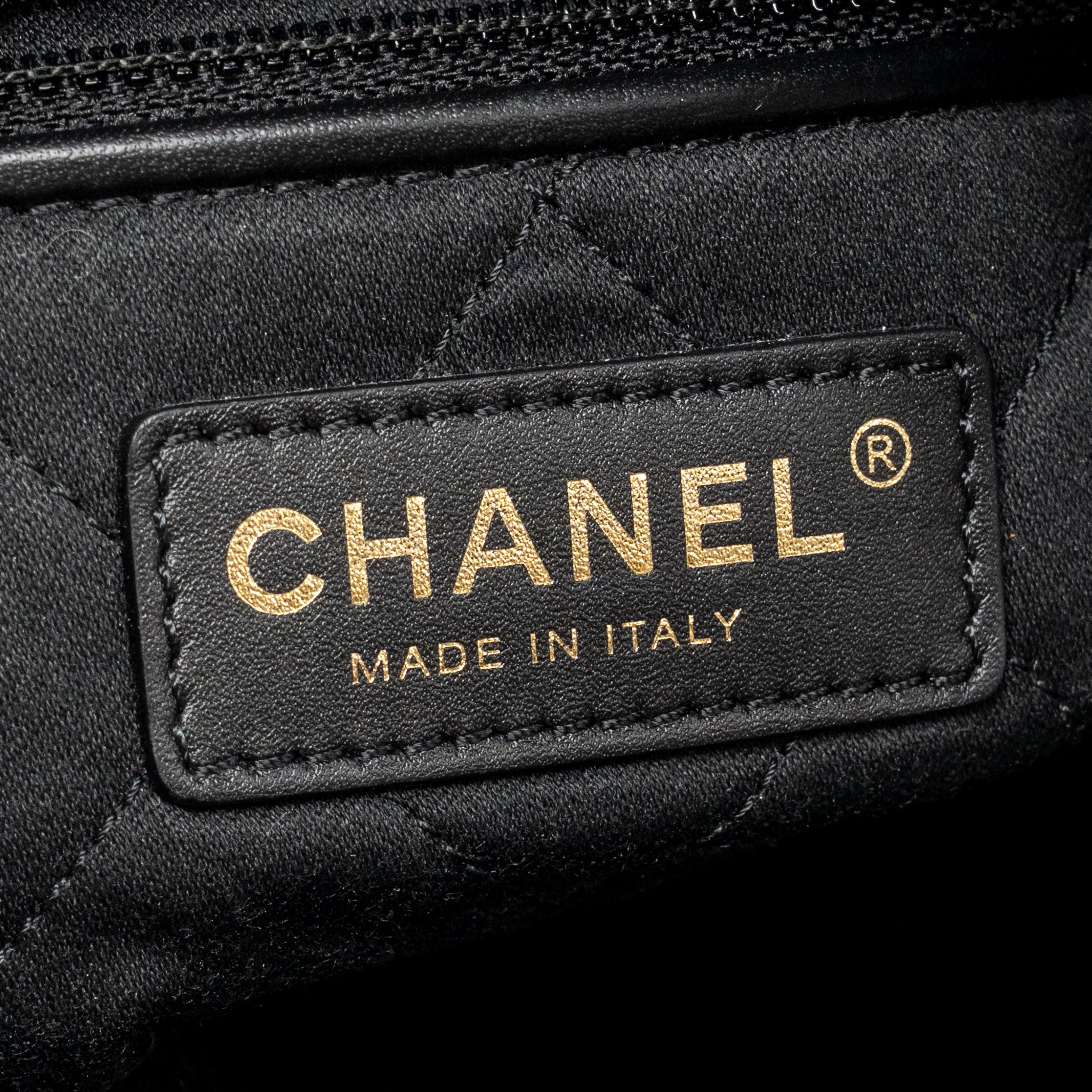 chanel-22-black-2