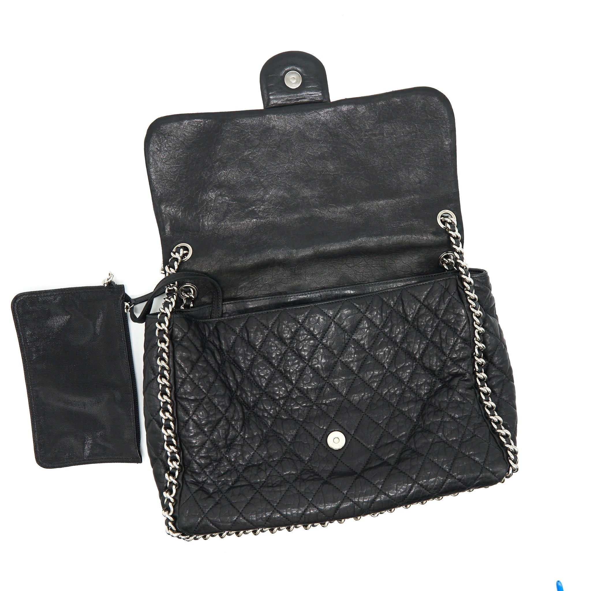 chanel-quilted-leather-chain-around-maxi-black-ruthenium-hardware