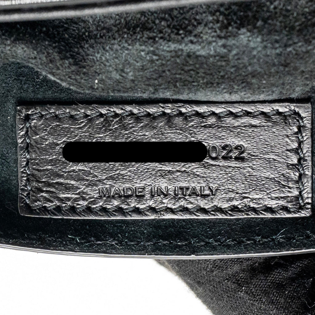 saint-laurent-ysl-le-5-a-7-quilted-shoulder-bag-patent-black-ghw