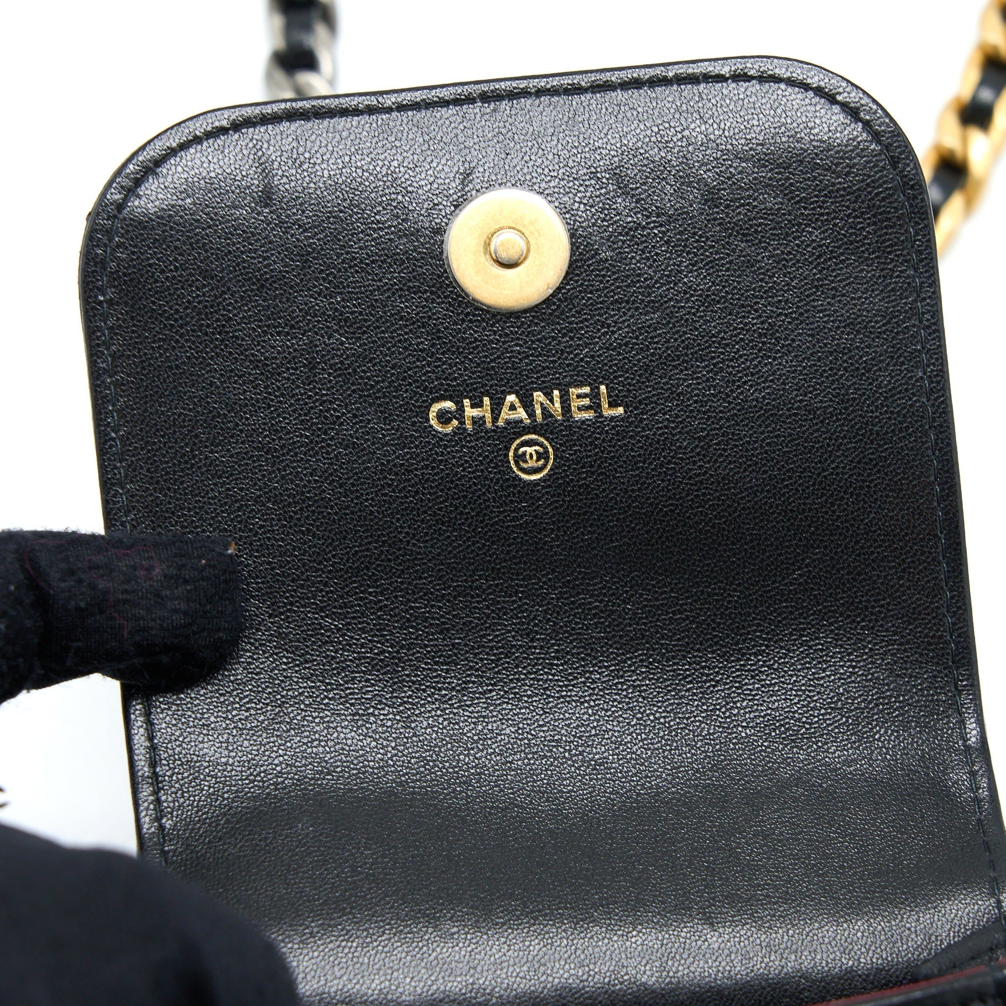 chanel-19-phone-pouch-with-chain-lambskin-black-multicolour-hardware