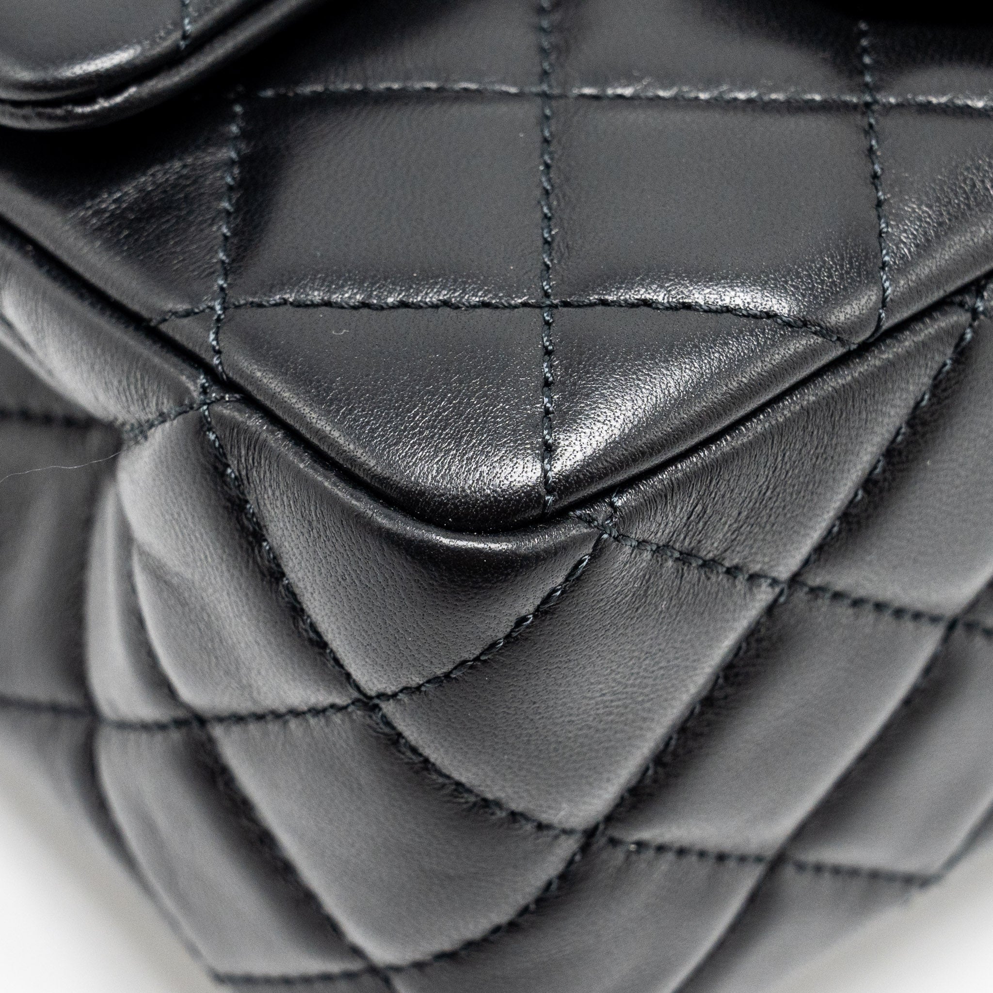 chanel-22c-pearl-crush-mini-square-flap-bag-lambskin-black-ghw-microchip-copy