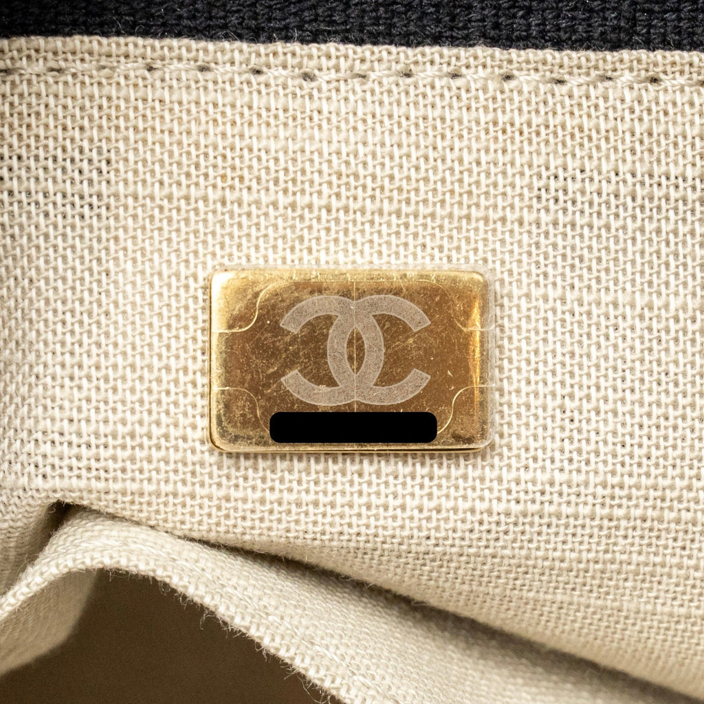 chanel-deauville-tote-bag-canvas-calfskin-black-lghwmicrochip
