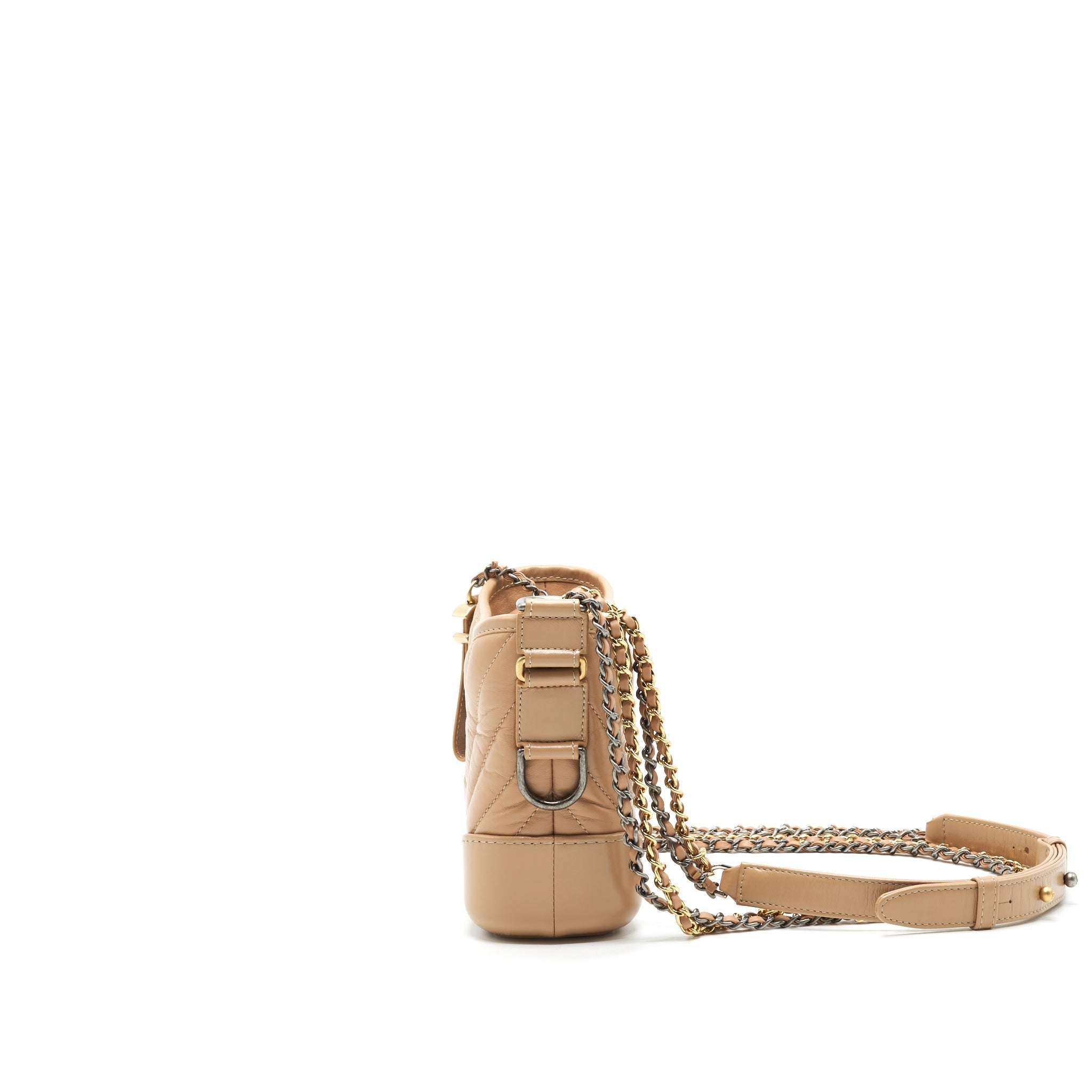 chanel-gabrielle-hobo-small-in-chevron-beige