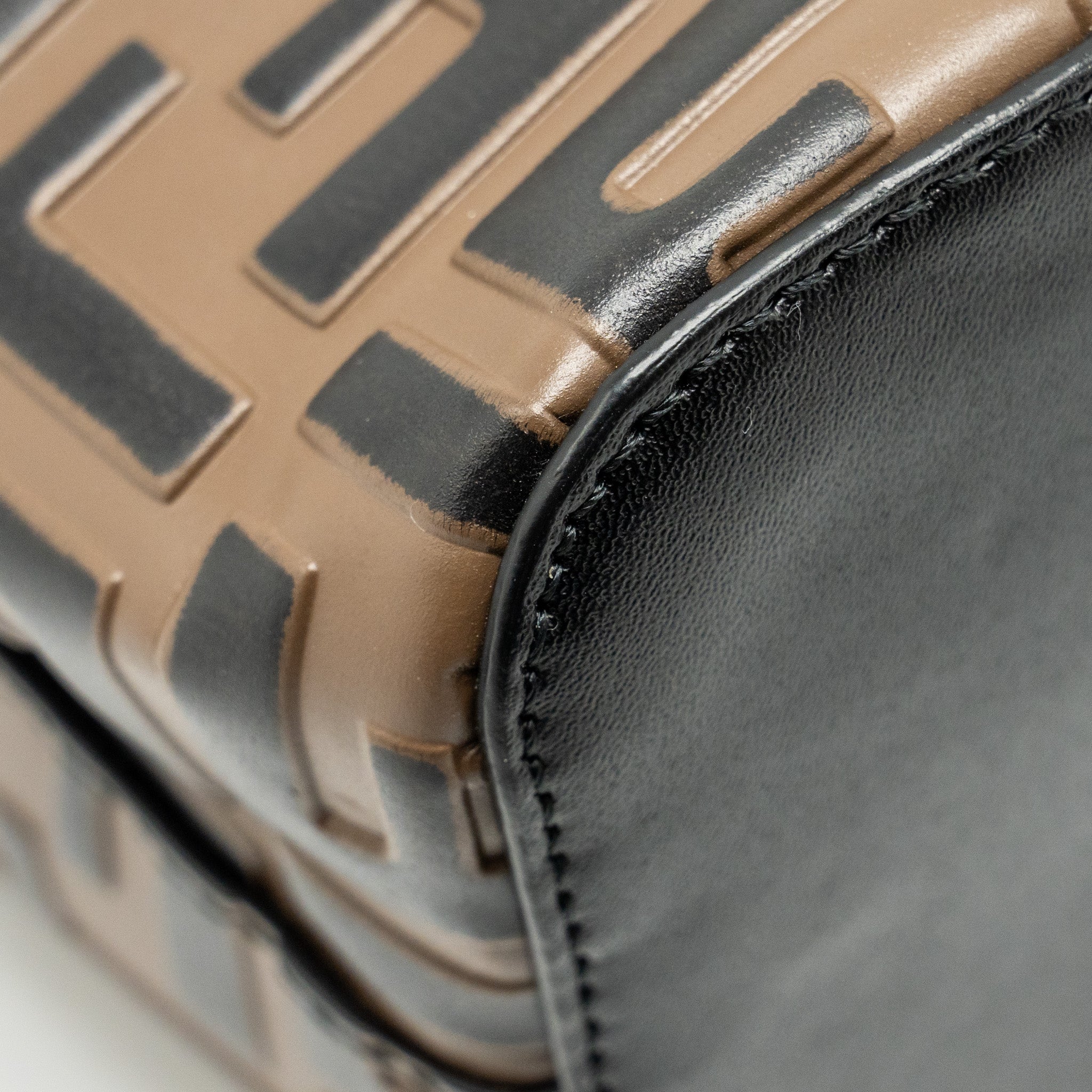 fendi-mini-mon-tresor-bucket-bag-calfskin-brown-black-ghw-1