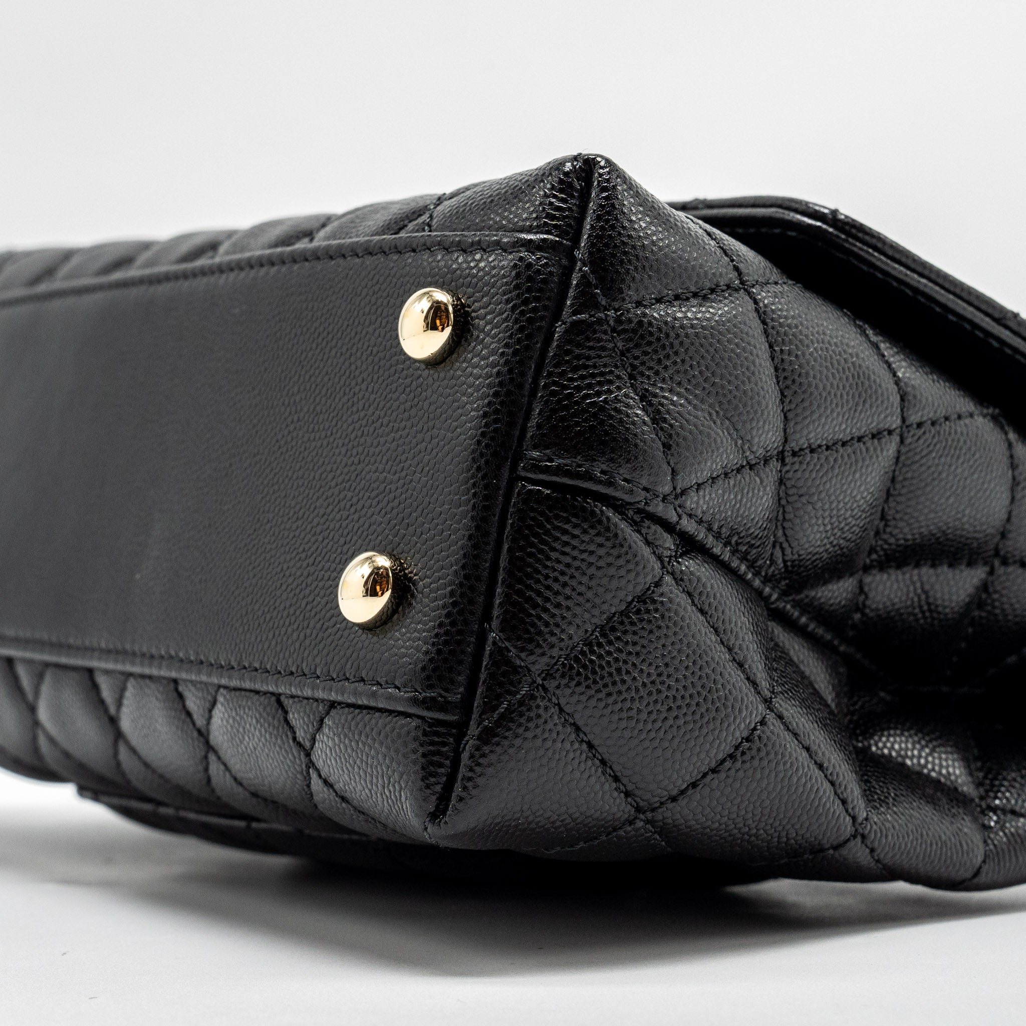 chanel-small-coco-handle-with-lizard-embossed-handle-caviar-black-lghw-microchip-copy-1