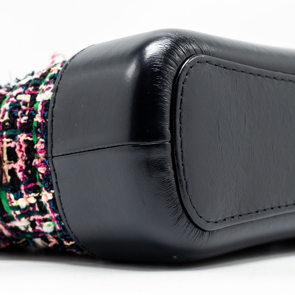 chanel-small-gabrielle-hobo-bag-tweed-calfskin-multicolour-multicolour-hardware-copy