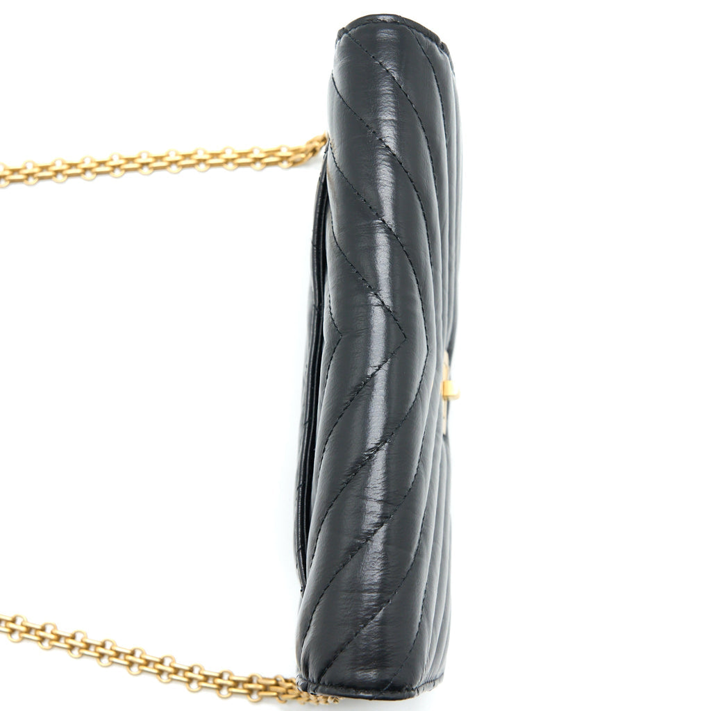 chanel-2-55-reissue-wallet-on-chain-chevron-aged-calfskin-black-brushed-ghw-microchip