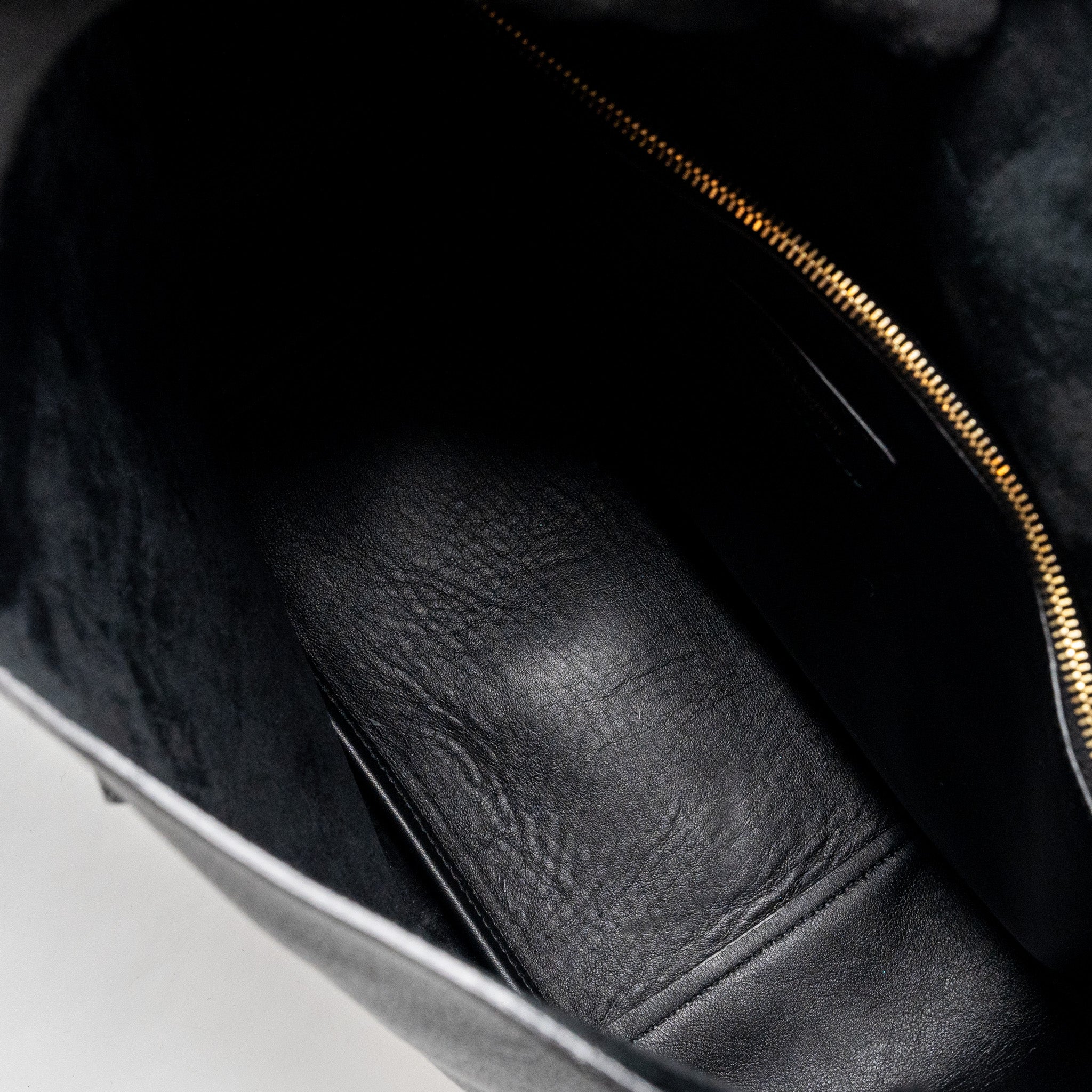 saint-laurent-ysl-le-5-a-7-supple-large-smooth-calfskin-black-ghw