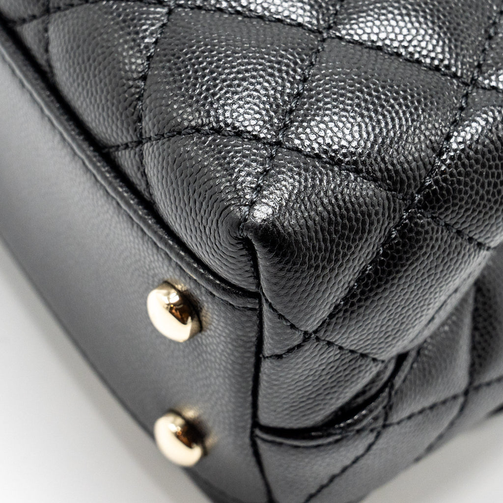 chanel-small-coco-handle-with-lizard-embossed-handle-caviar-black-lghw-microchip-copy-1