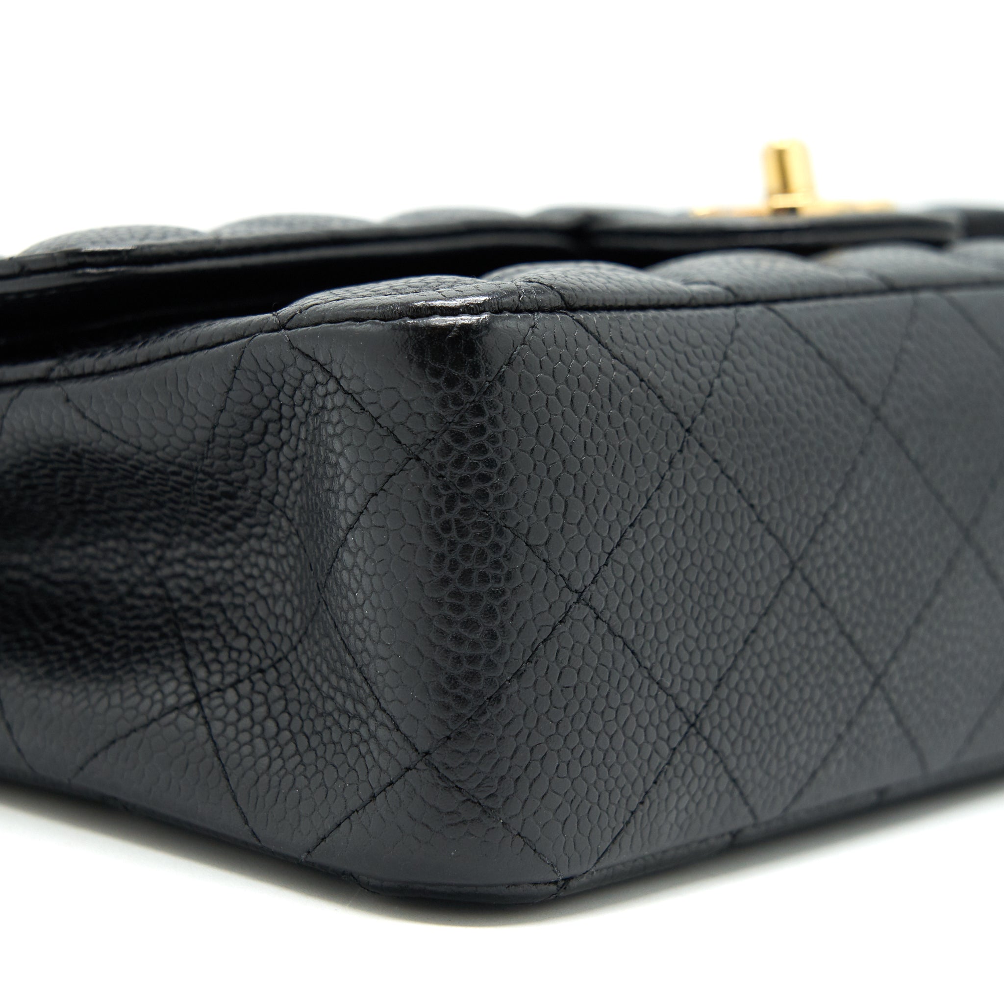 chanel-classic-double-flap-medium-25cm-caviar-black-ghw