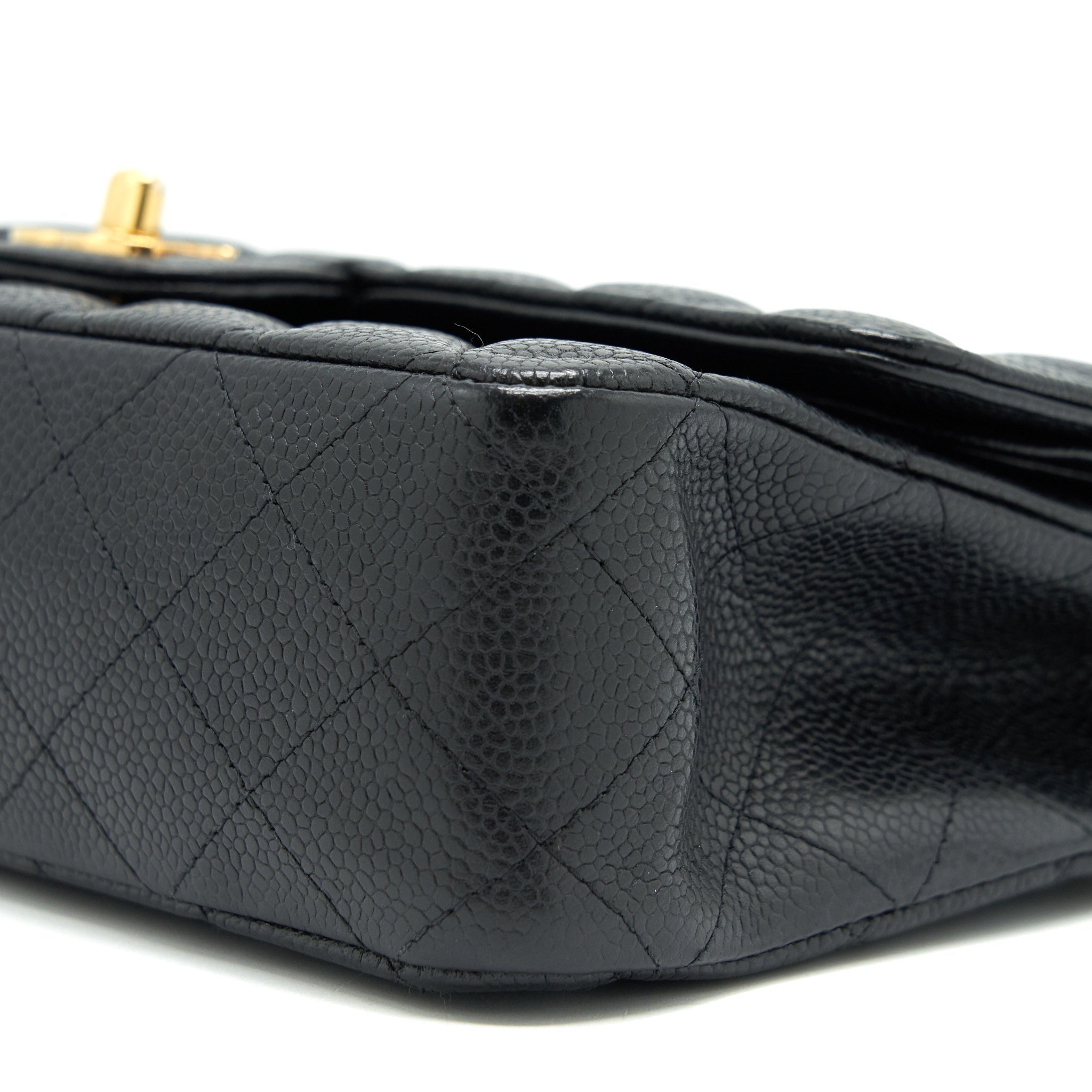 chanel-classic-double-flap-medium-25cm-caviar-black-ghw