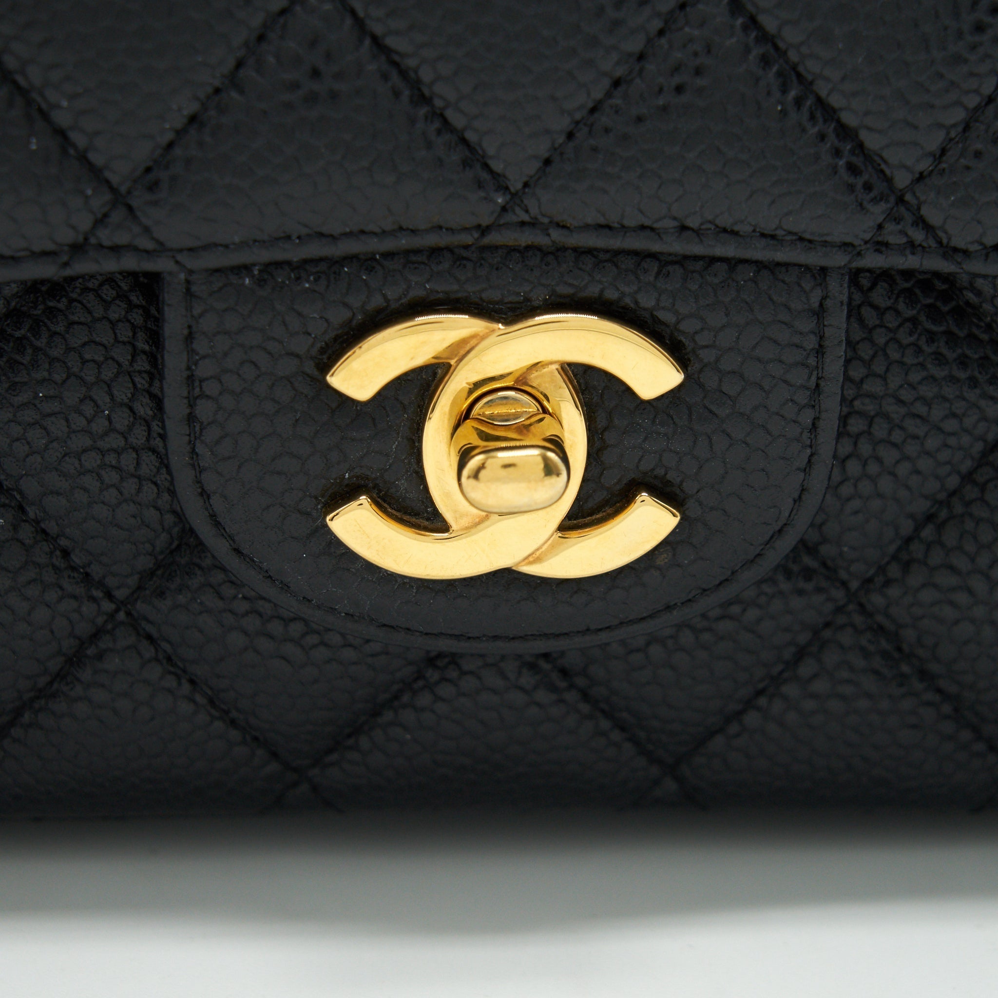 chanel-classic-double-flap-medium-25cm-caviar-black-ghw
