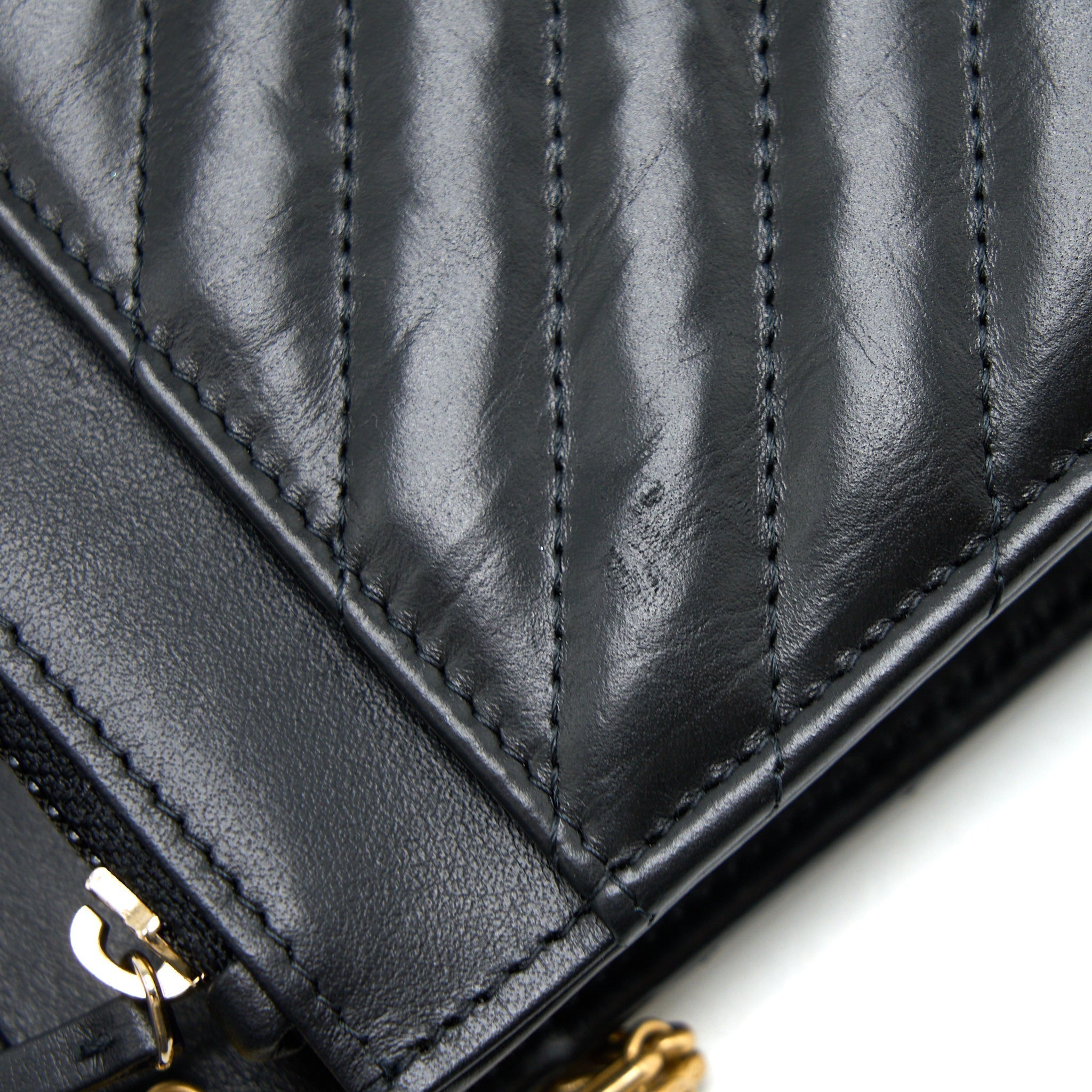chanel-2-55-reissue-wallet-on-chain-chevron-aged-calfskin-black-brushed-ghw-microchip