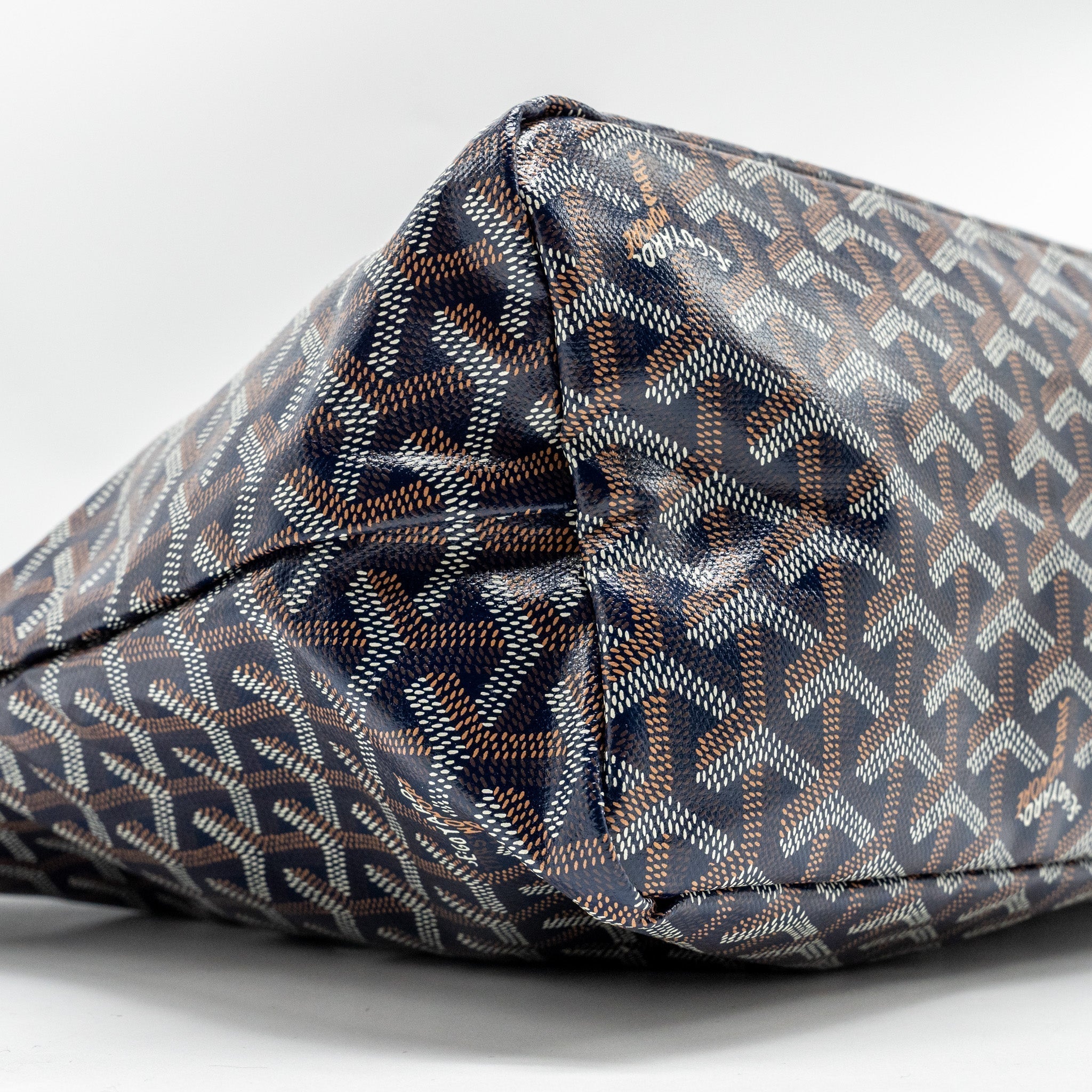 goyard-boheme-hobo-bag-goyardine-canvas-calfskin-navy-shw