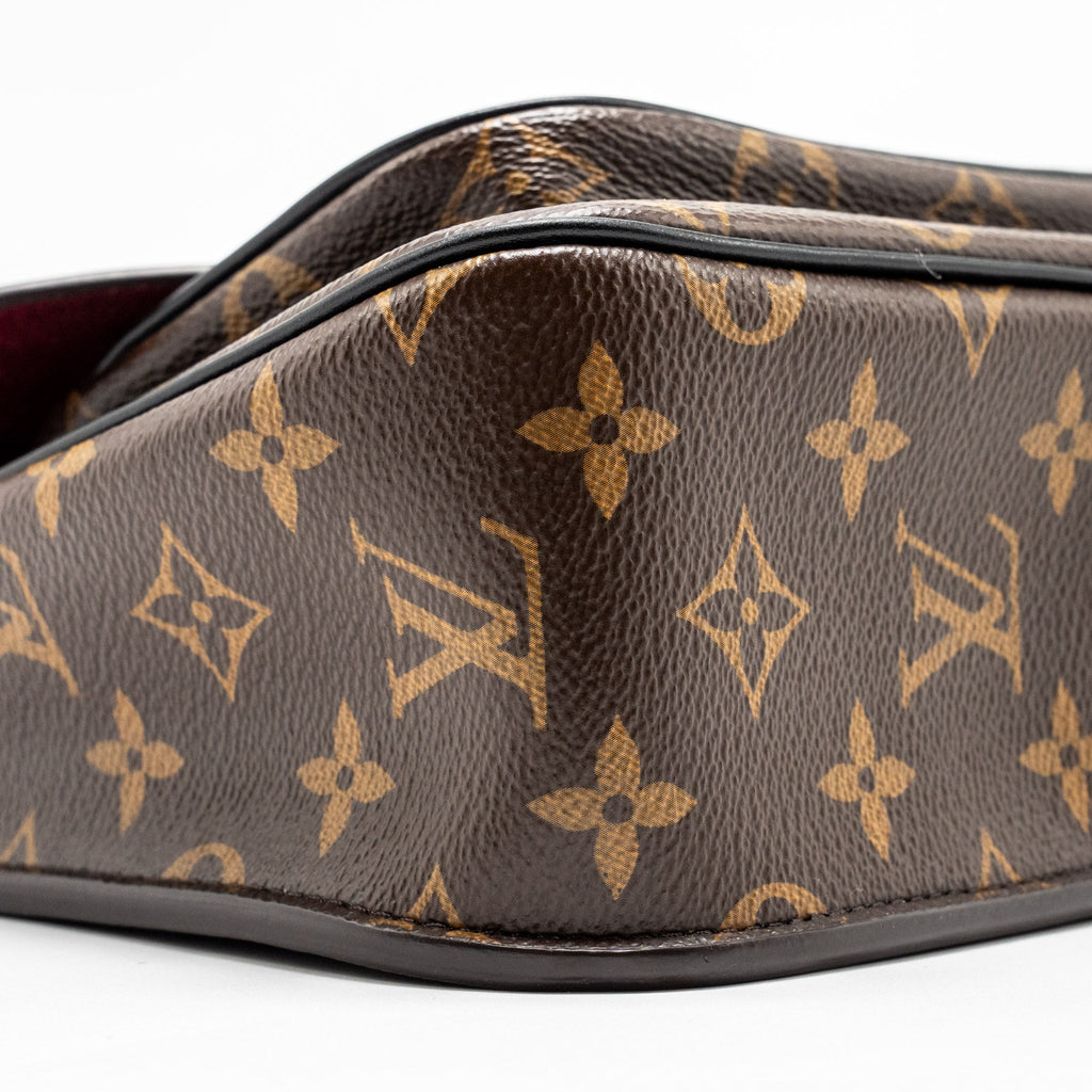 louis-vuitton-passy-monogram-canvas-black-gold-hardware