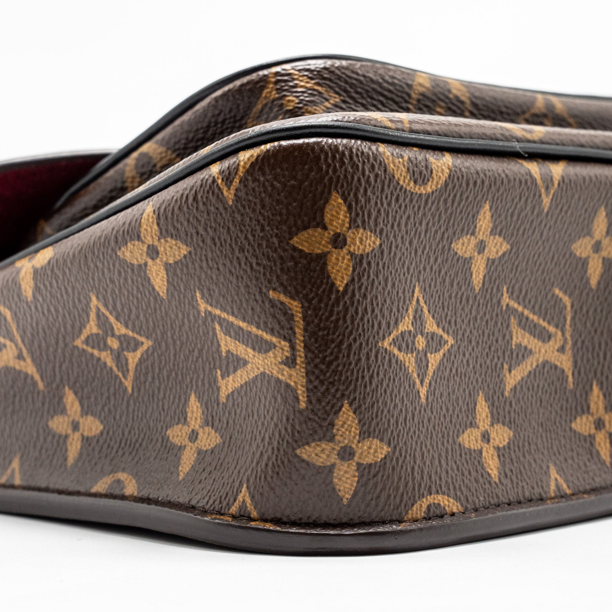 louis-vuitton-passy-monogram-canvas-black-gold-hardware