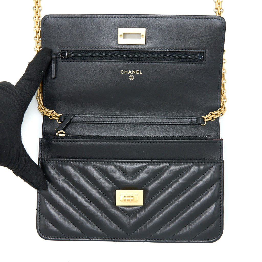 chanel-2-55-reissue-wallet-on-chain-chevron-aged-calfskin-black-brushed-ghw-microchip