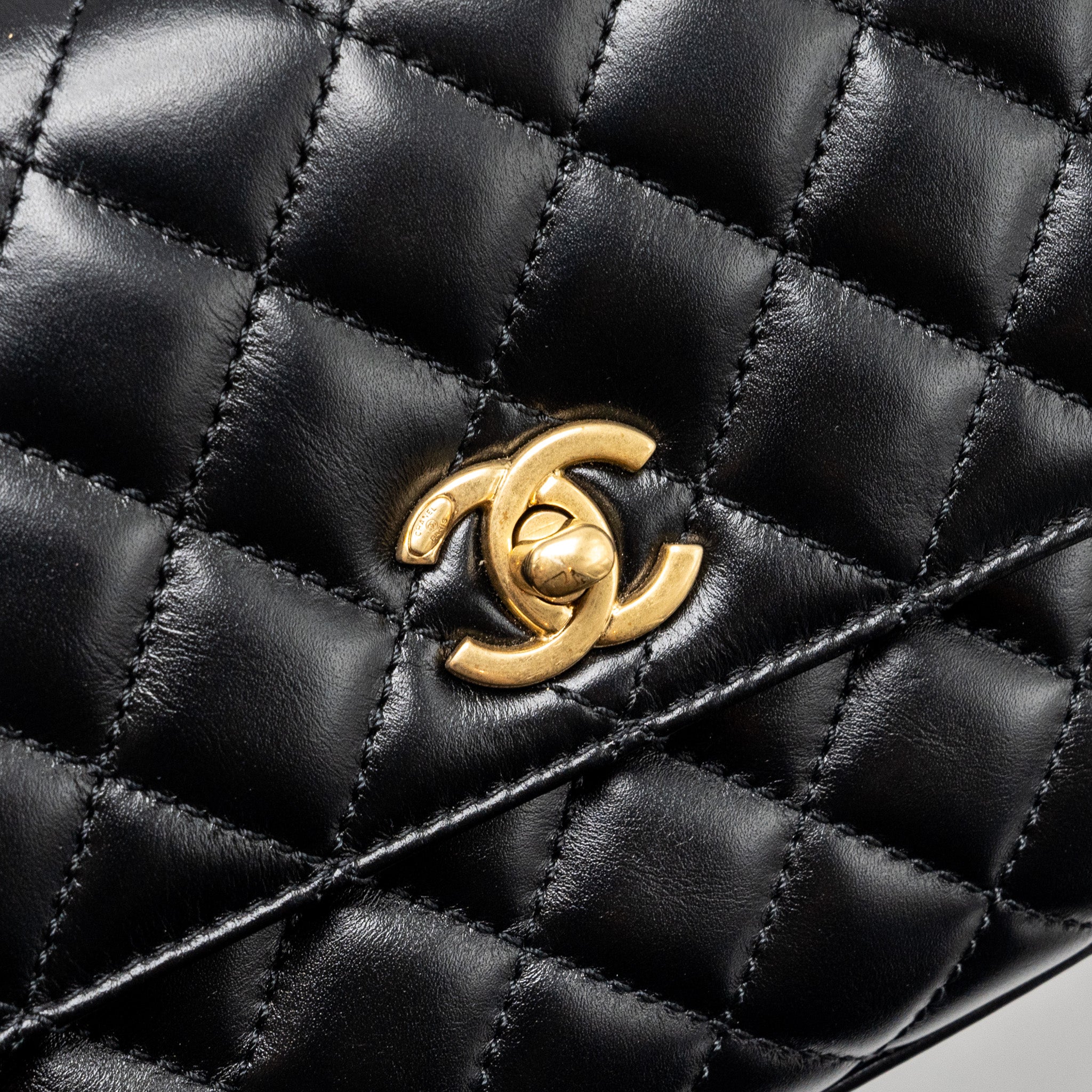 chanel-small-coco-handle-limited-edition-smooth-calfskin-black-ghwmicrochip
