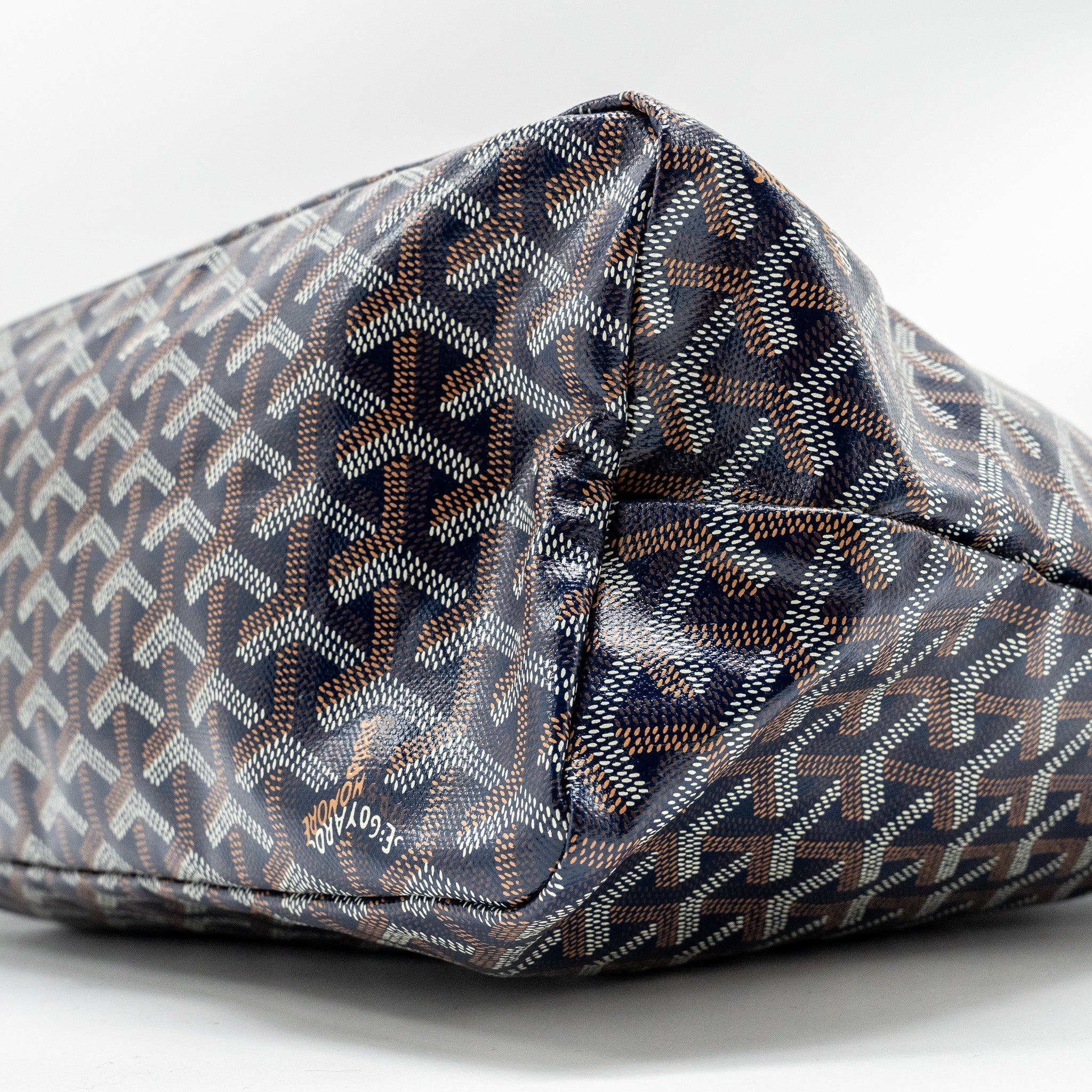 goyard-boheme-hobo-bag-goyardine-canvas-calfskin-navy-shw