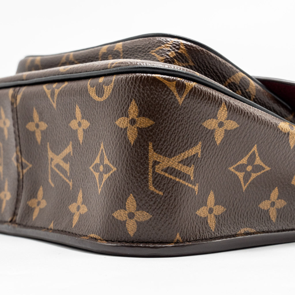louis-vuitton-passy-monogram-canvas-black-gold-hardware