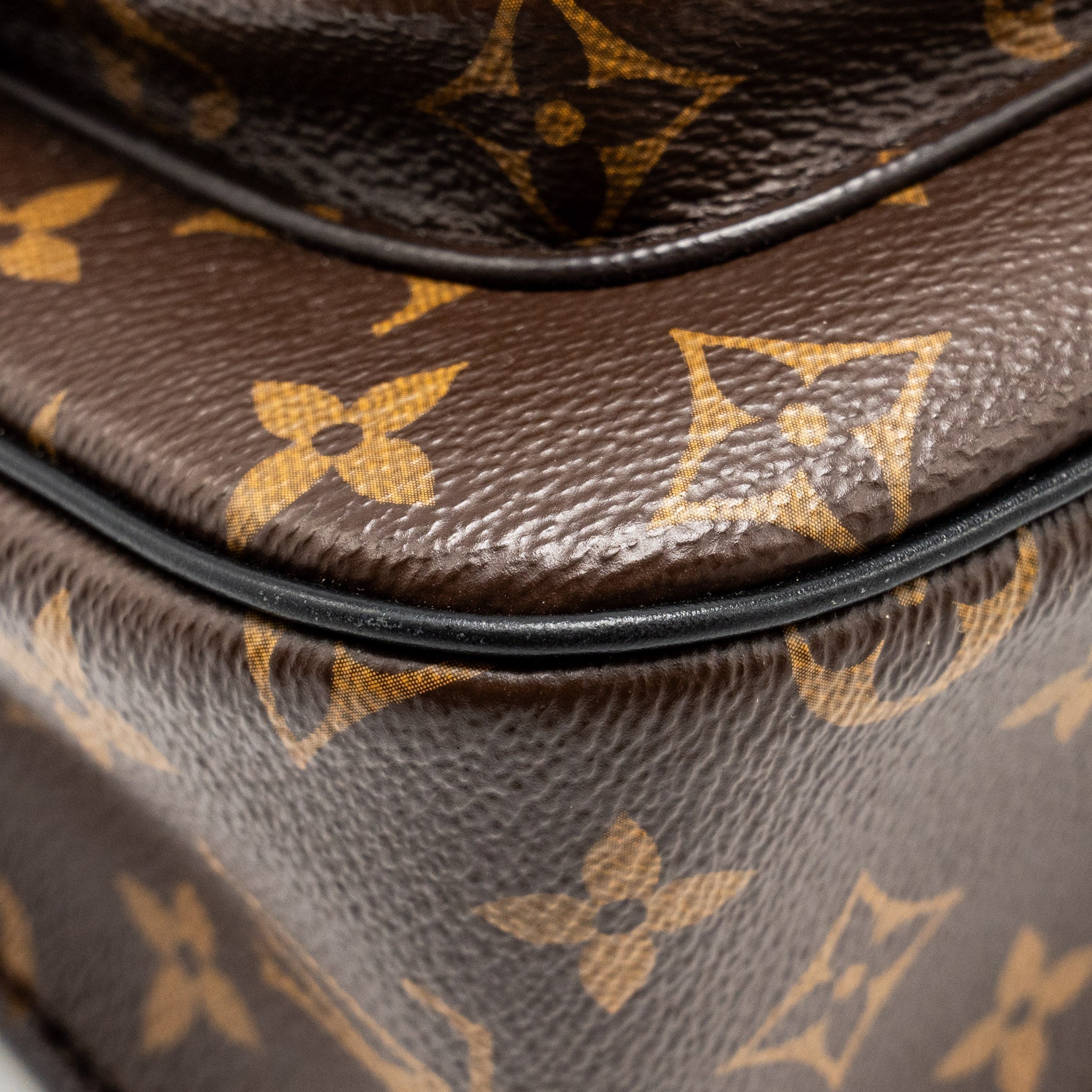 louis-vuitton-passy-monogram-canvas-black-gold-hardware