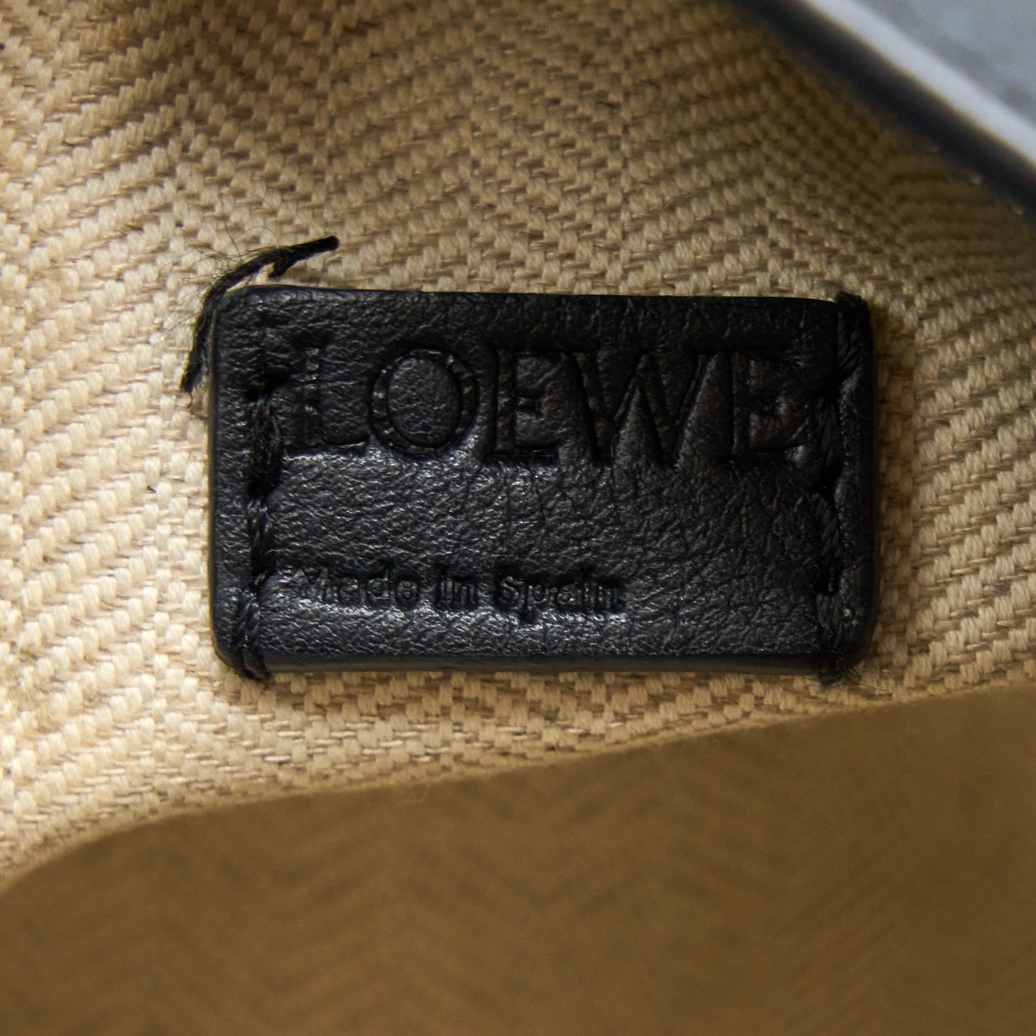 loewe-mini-puzzle-calfskin-black-shw