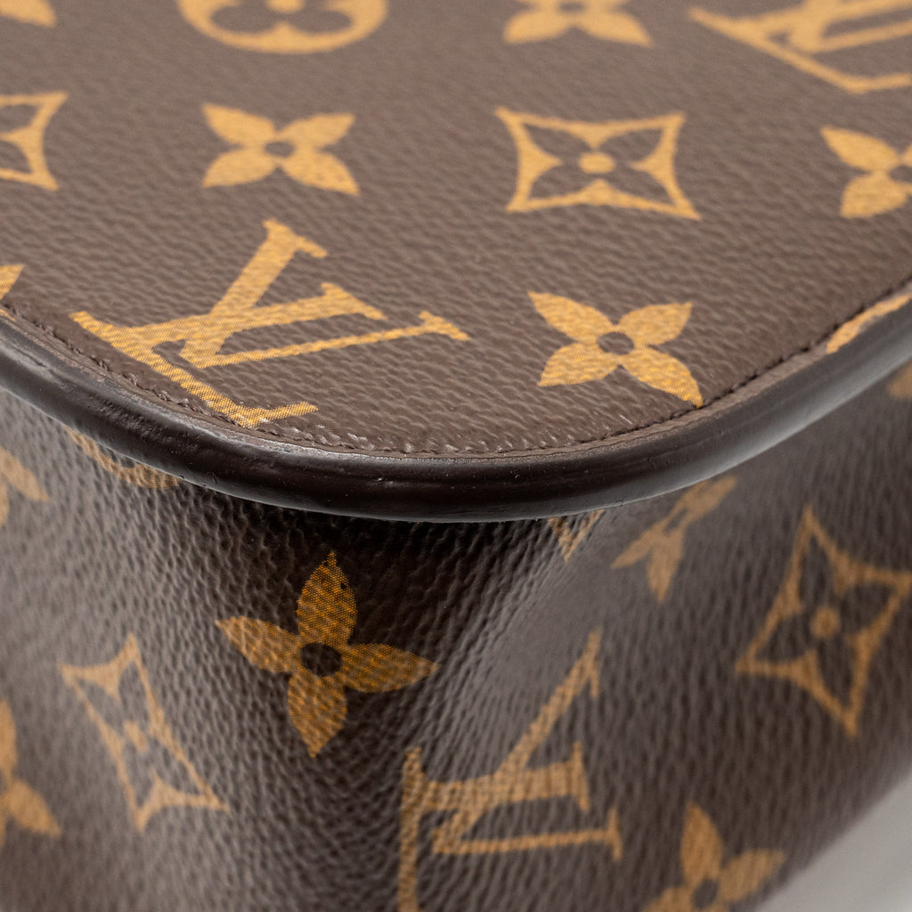louis-vuitton-passy-monogram-canvas-black-gold-hardware