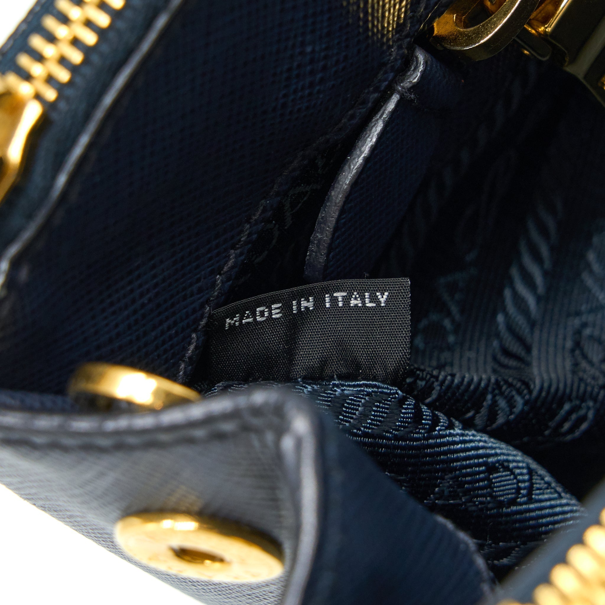 prada-galleria-tote-bag-saffiano-leather-baltico-ghw
