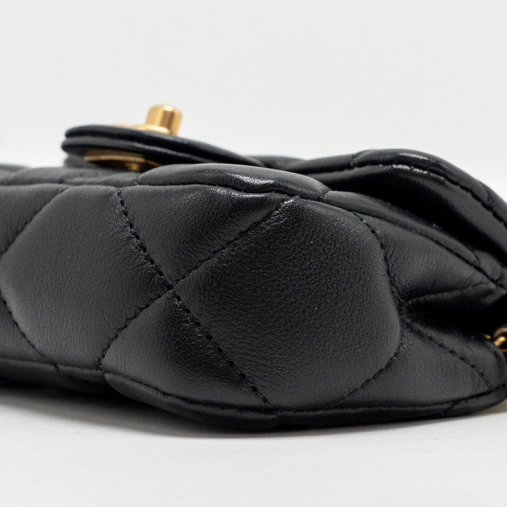 chanel-21a-top-handle-mini-flap-card-holder-with-chain-lambskin-black-ghw-copy