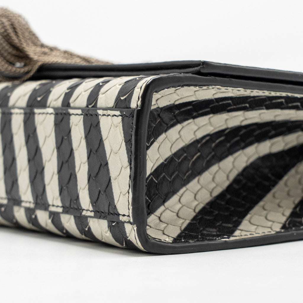 saint-laurent-ysl-medium-kate-shoulder-bag-with-tassel-embossed-leather-black-white-shw