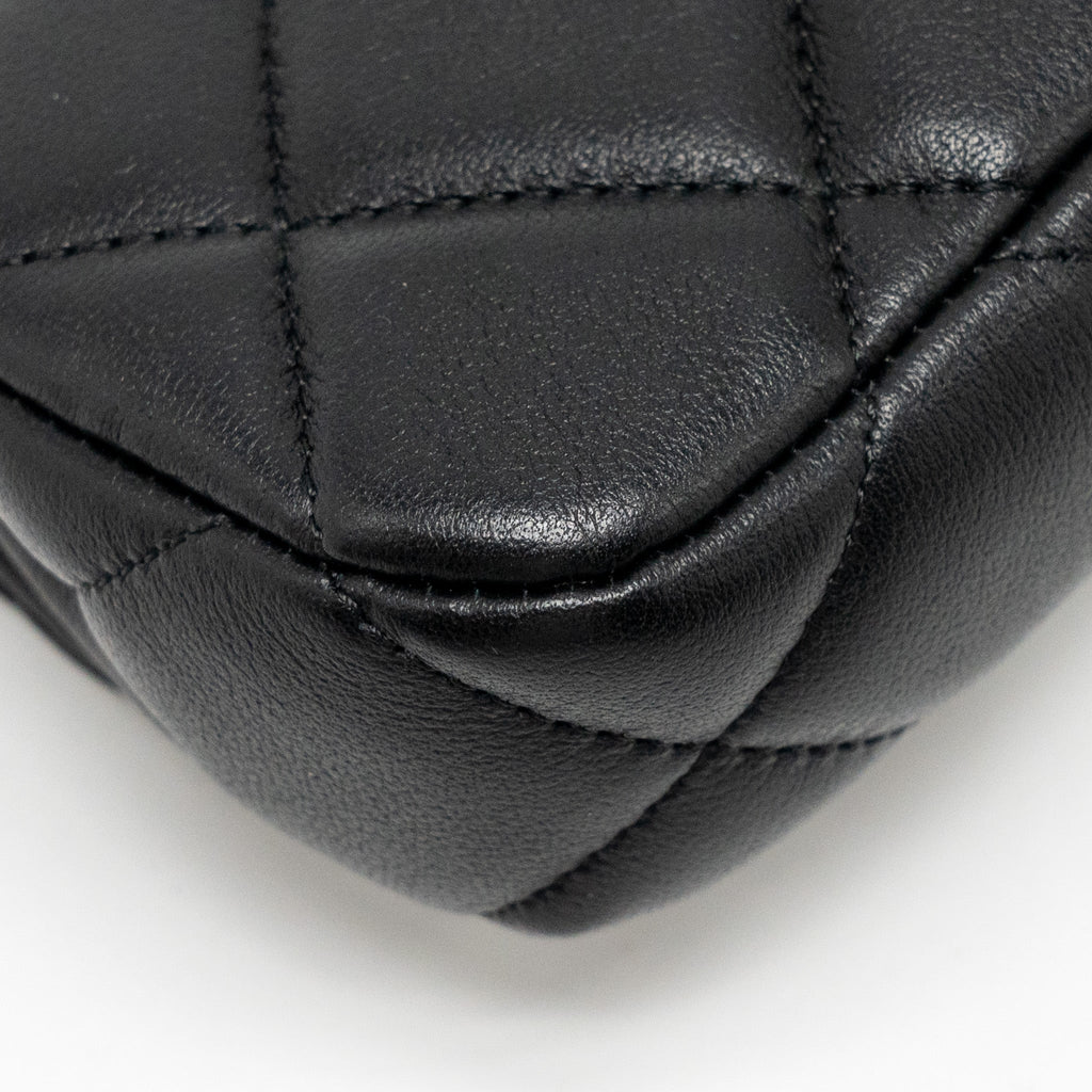 chanel-21a-top-handle-mini-flap-card-holder-with-chain-lambskin-black-ghw-copy