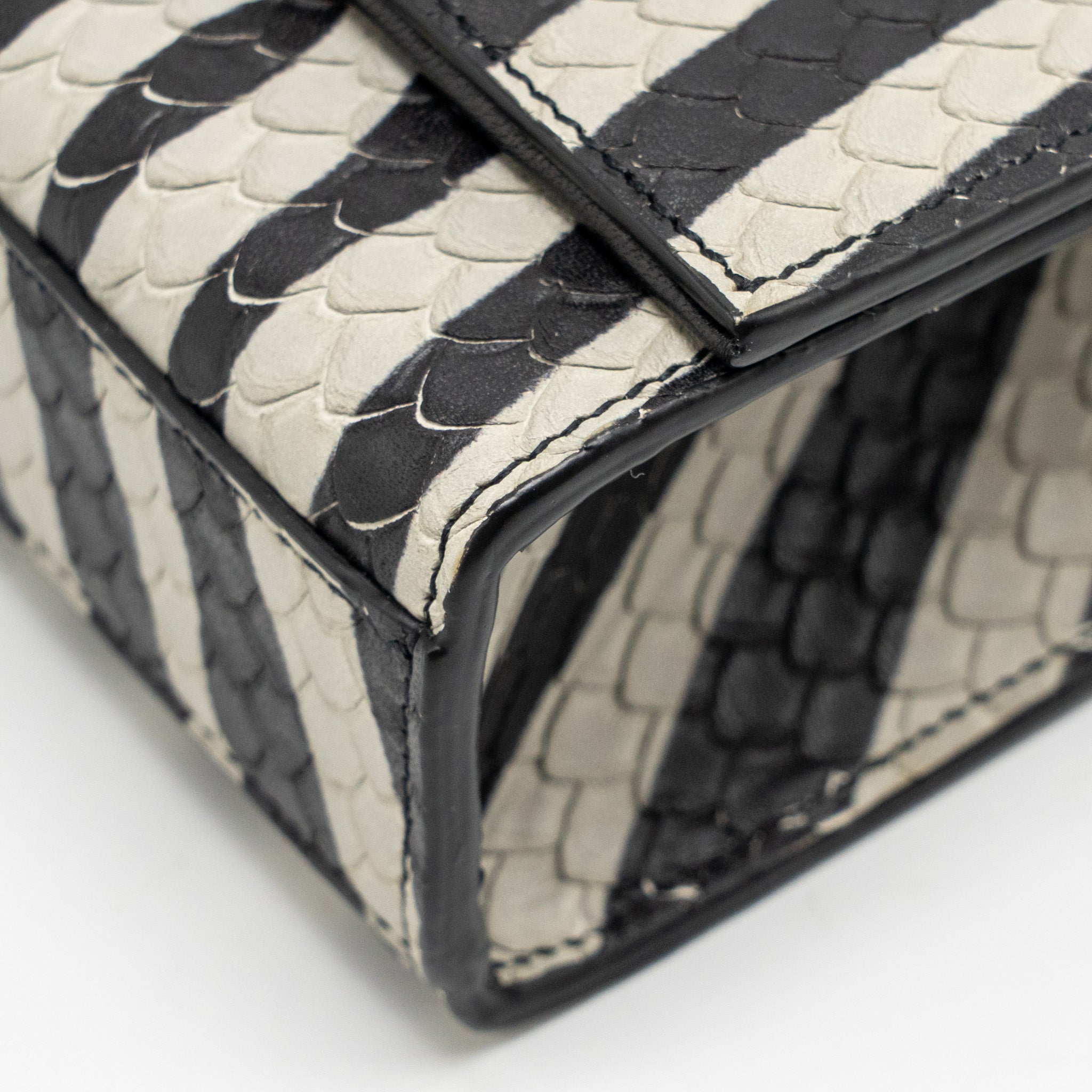 saint-laurent-ysl-medium-kate-shoulder-bag-with-tassel-embossed-leather-black-white-shw
