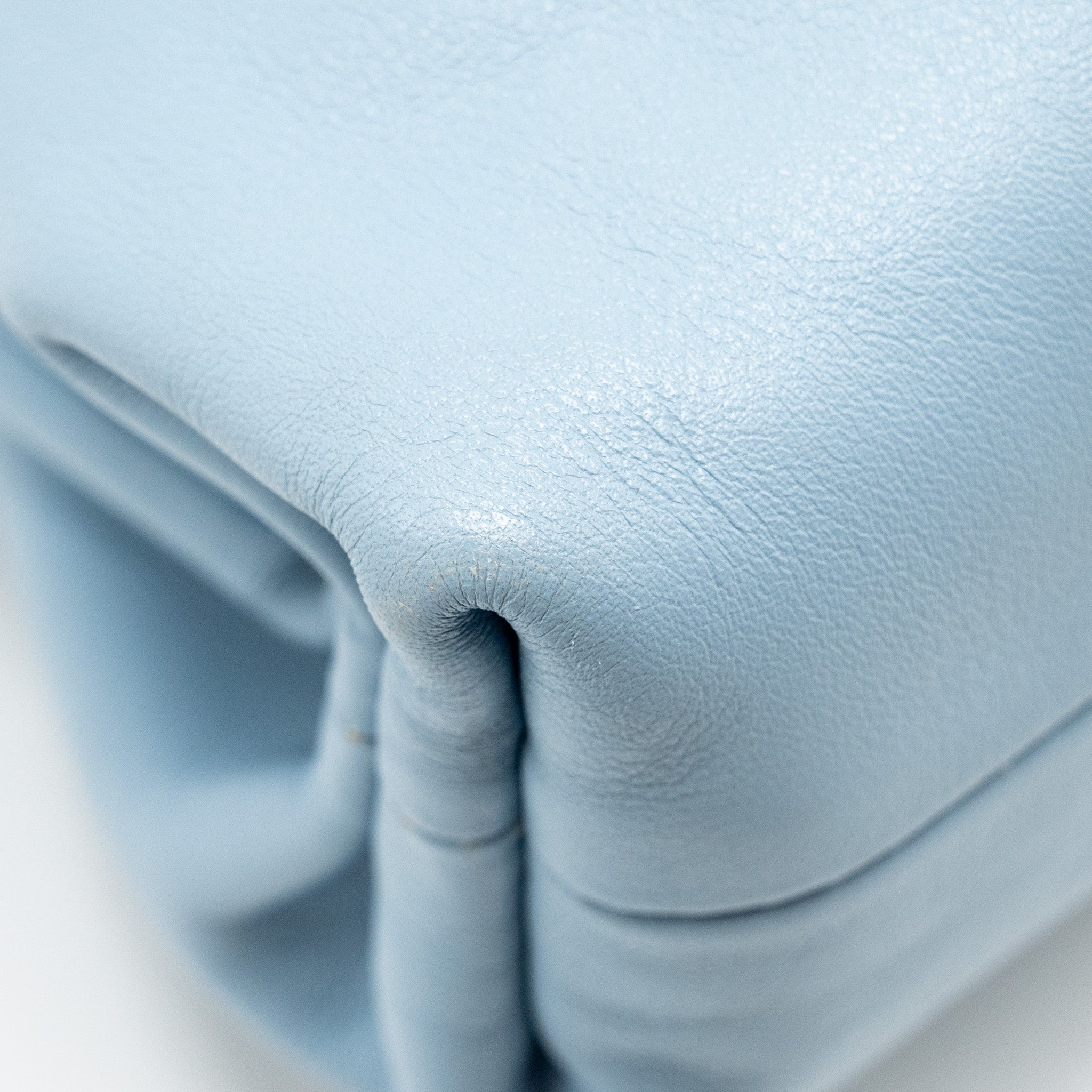 bottega-veneta-mini-pouch-calfskin-blue-shw