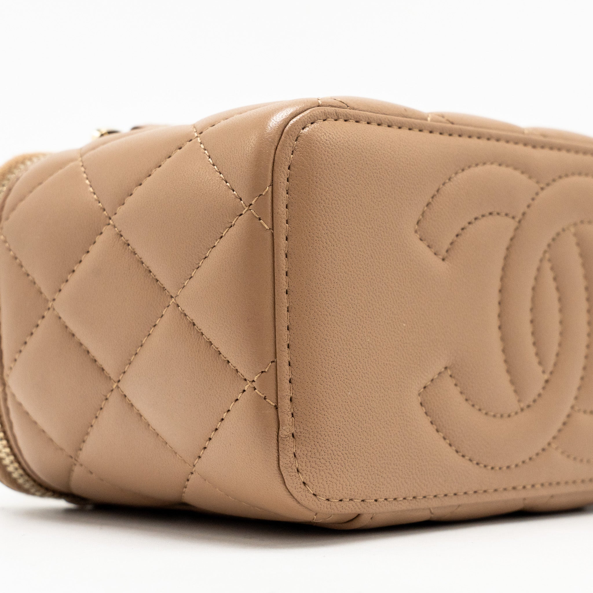 chanel-top-handle-long-vanity-with-chain-lambskin-dark-beige-ghw-microchip
