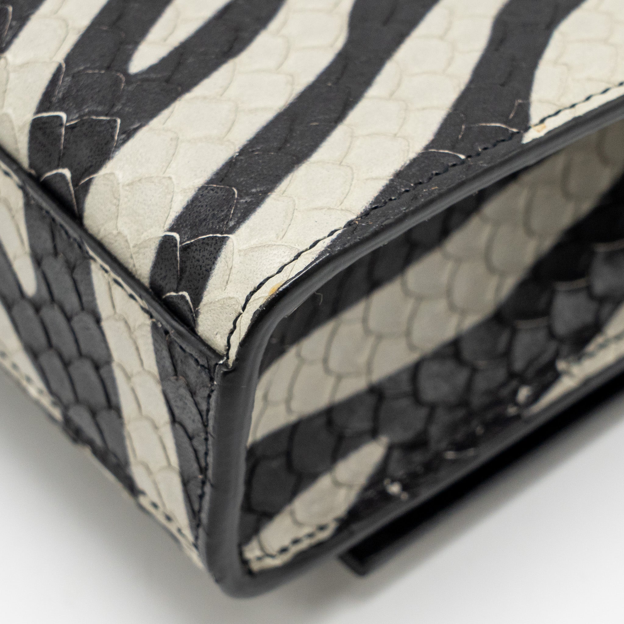 saint-laurent-ysl-medium-kate-shoulder-bag-with-tassel-embossed-leather-black-white-shw
